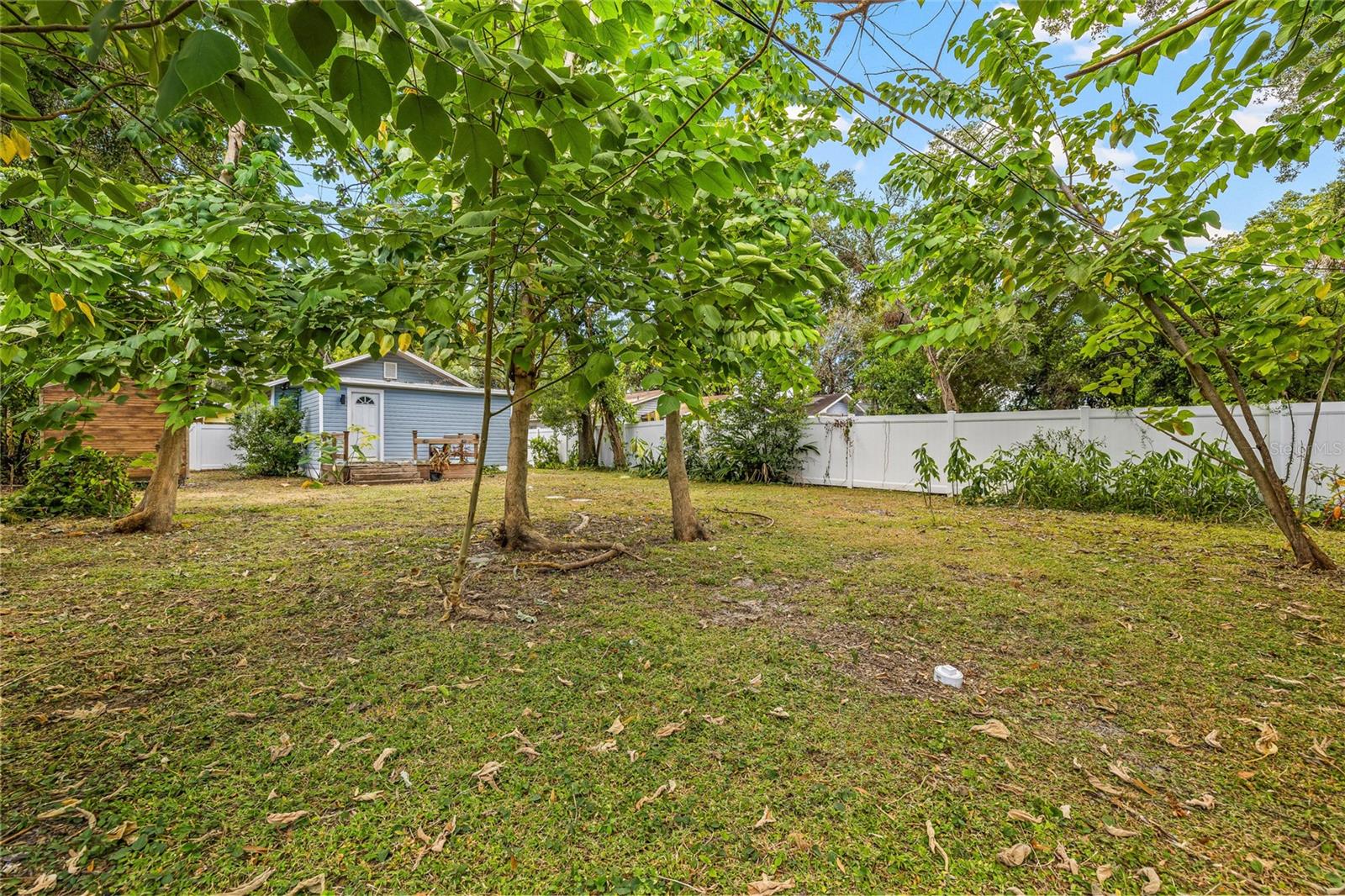 210 E CLUSTER AVE, TAMPA, FL — photo 42