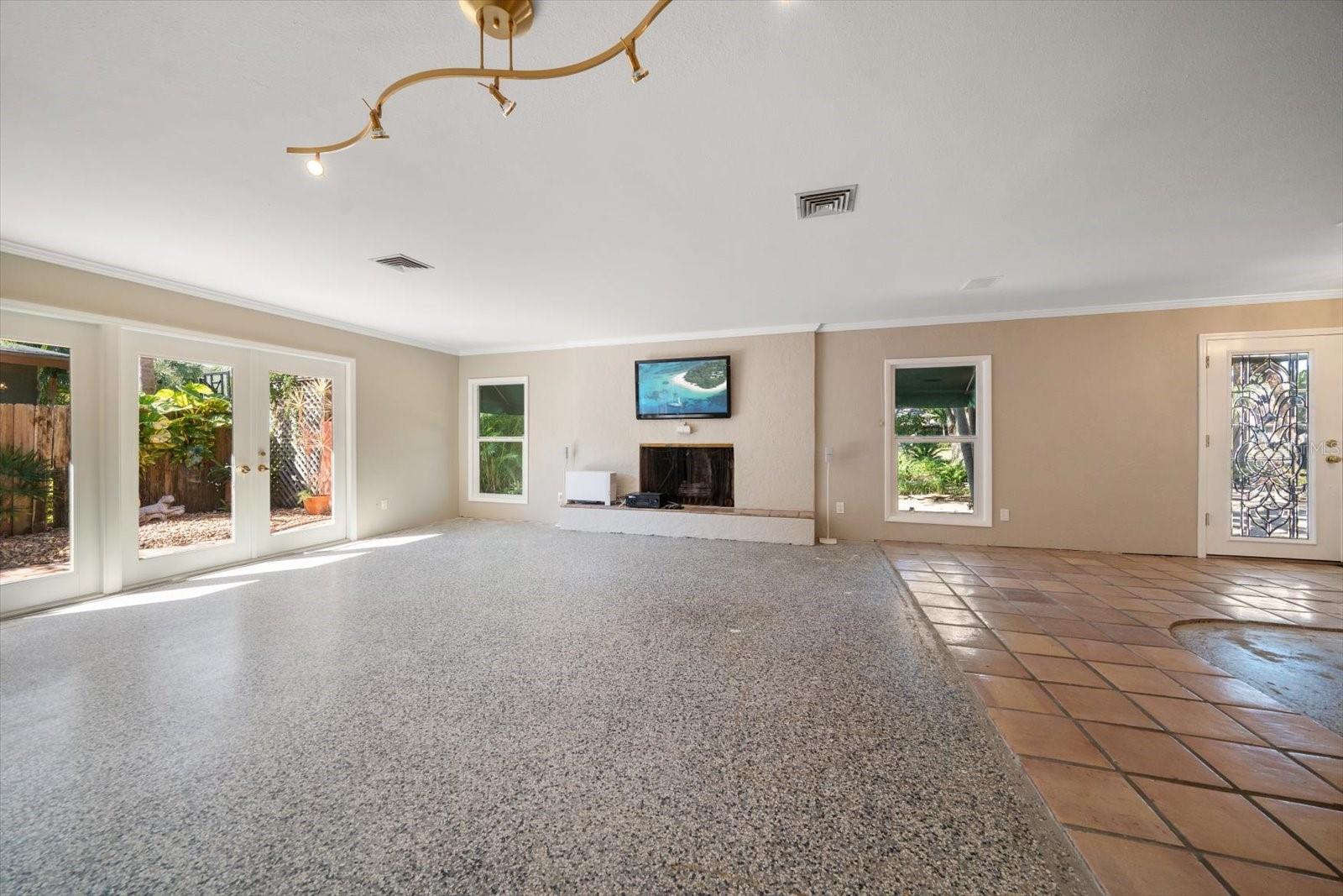 3033 82ND WAY N, ST PETERSBURG, FL — photo 9