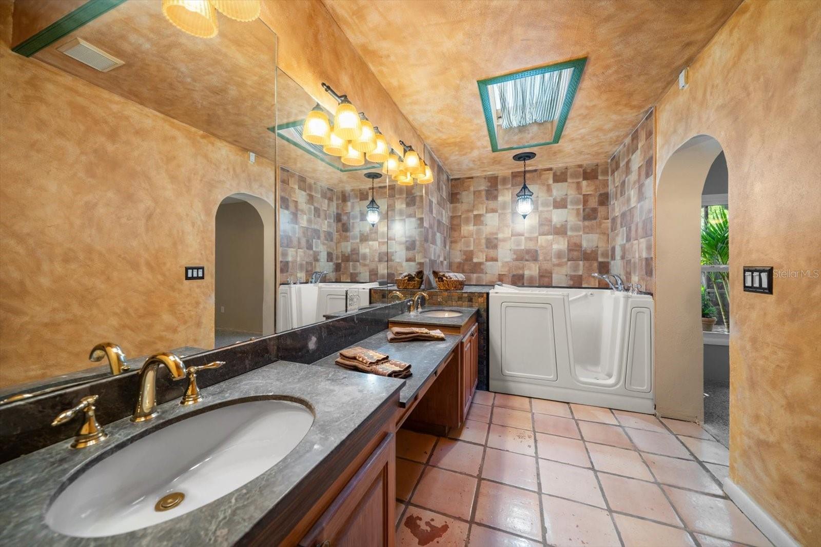 3033 82ND WAY N, ST PETERSBURG, FL — photo 15