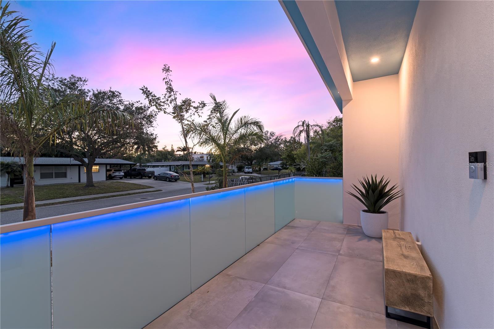 2585 CLEMATIS ST, SARASOTA, FL — photo 4