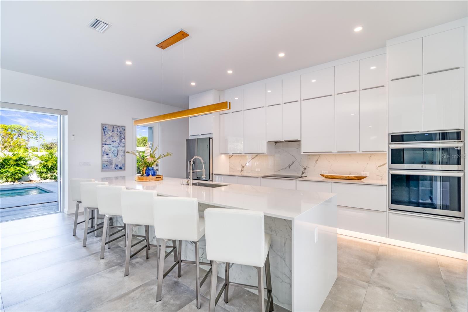 2585 CLEMATIS ST, SARASOTA, FL — photo 9