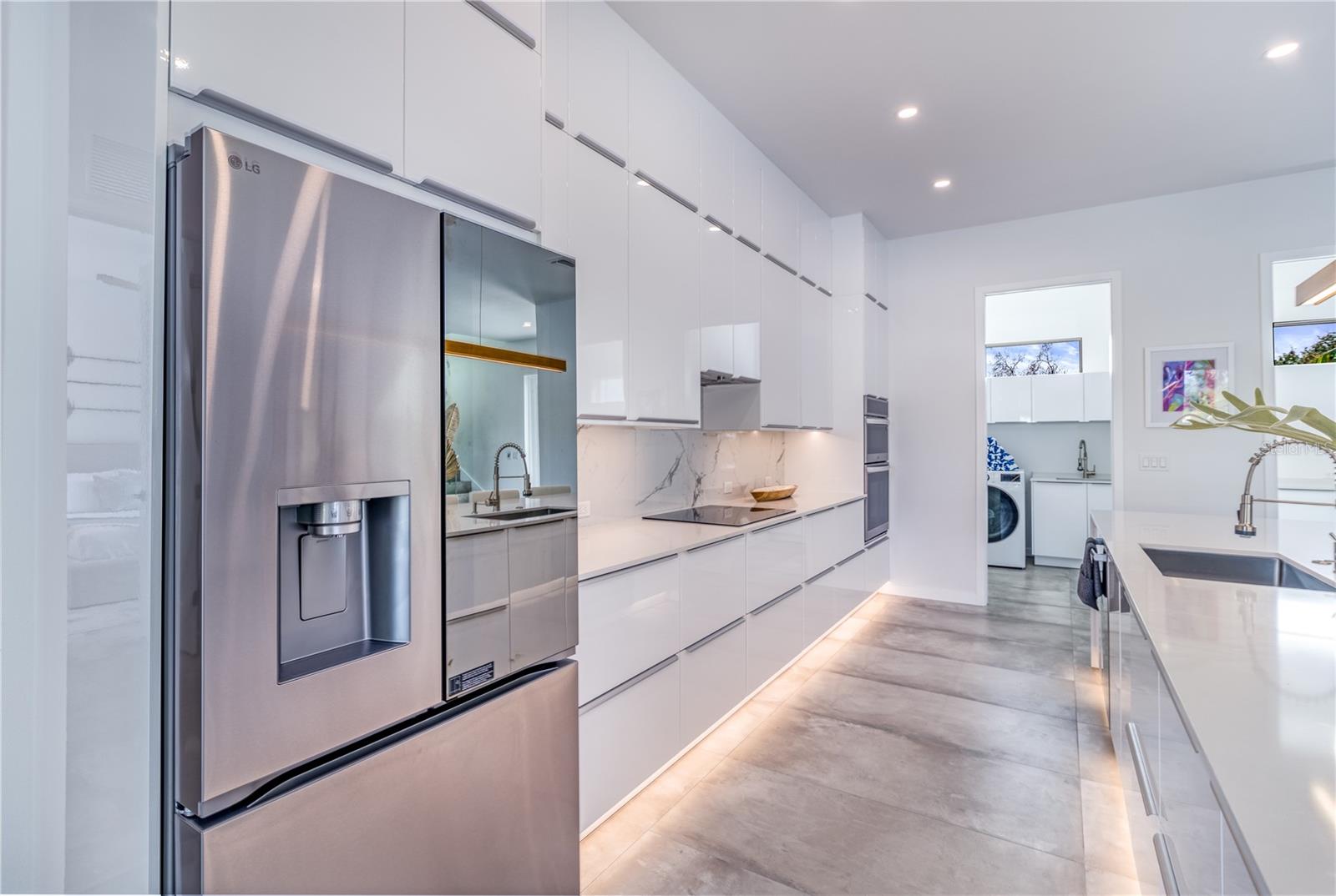 2585 CLEMATIS ST, SARASOTA, FL — photo 11