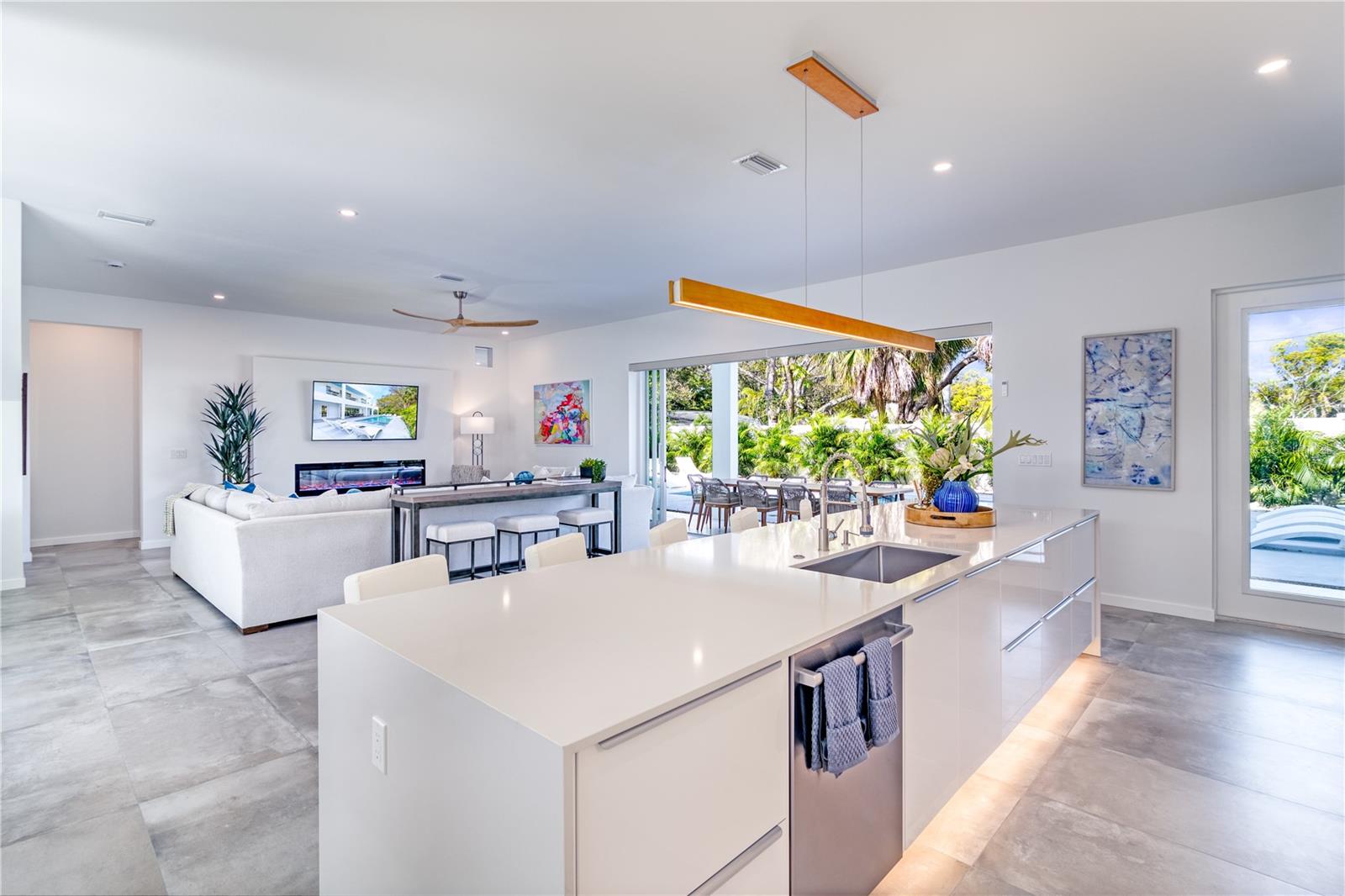 2585 CLEMATIS ST, SARASOTA, FL — photo 12