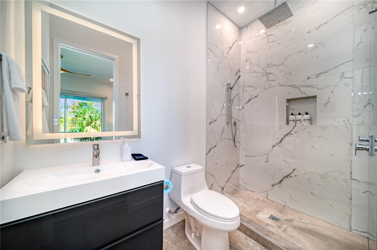 2585 CLEMATIS ST, SARASOTA, FL — photo 44