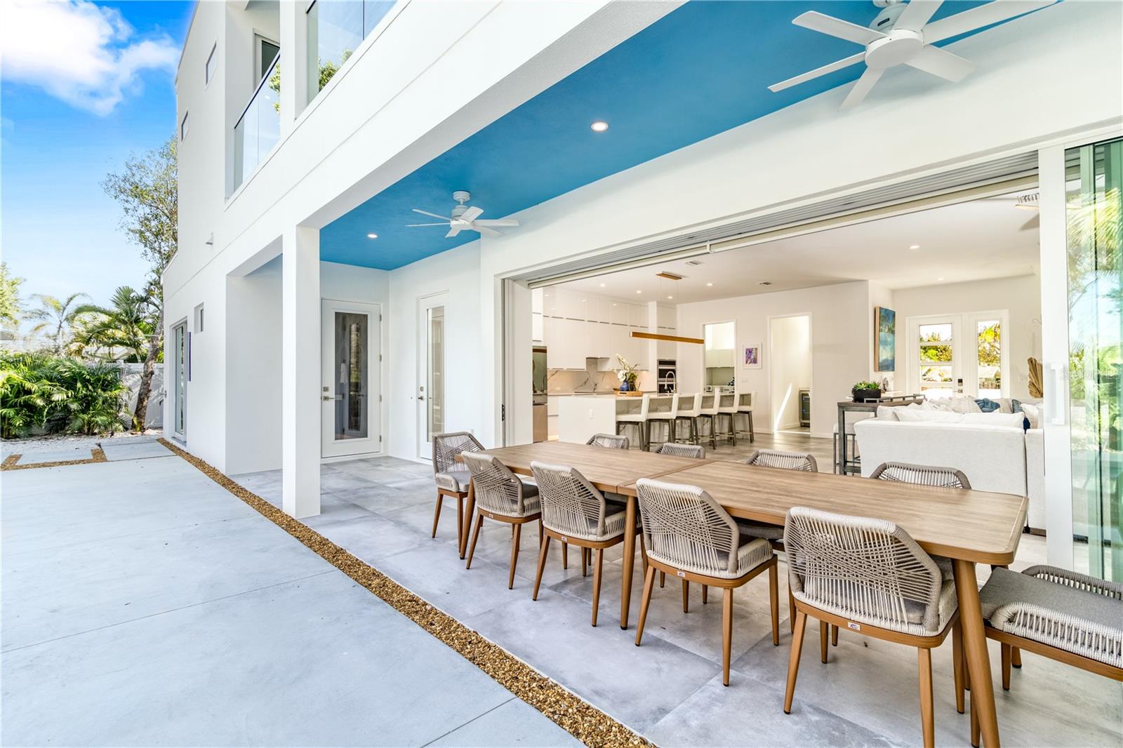2585 CLEMATIS ST, SARASOTA, FL — photo 56