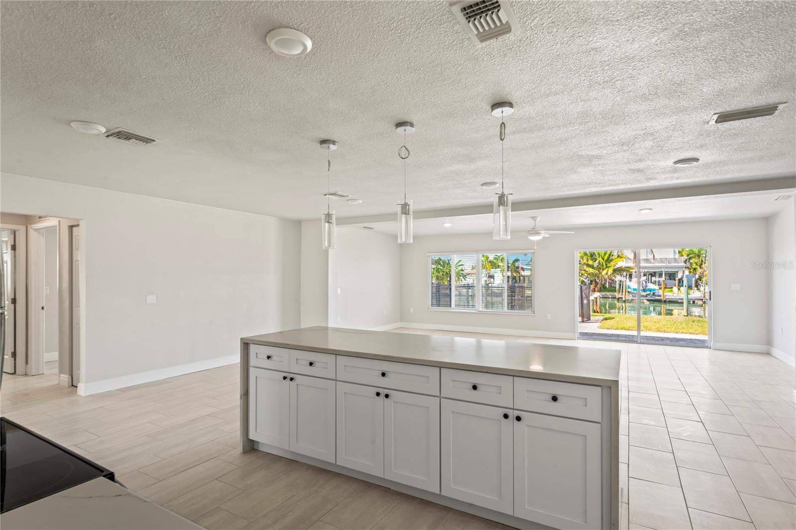 516 CRYSTAL DR, MADEIRA BEACH, FL — photo 8