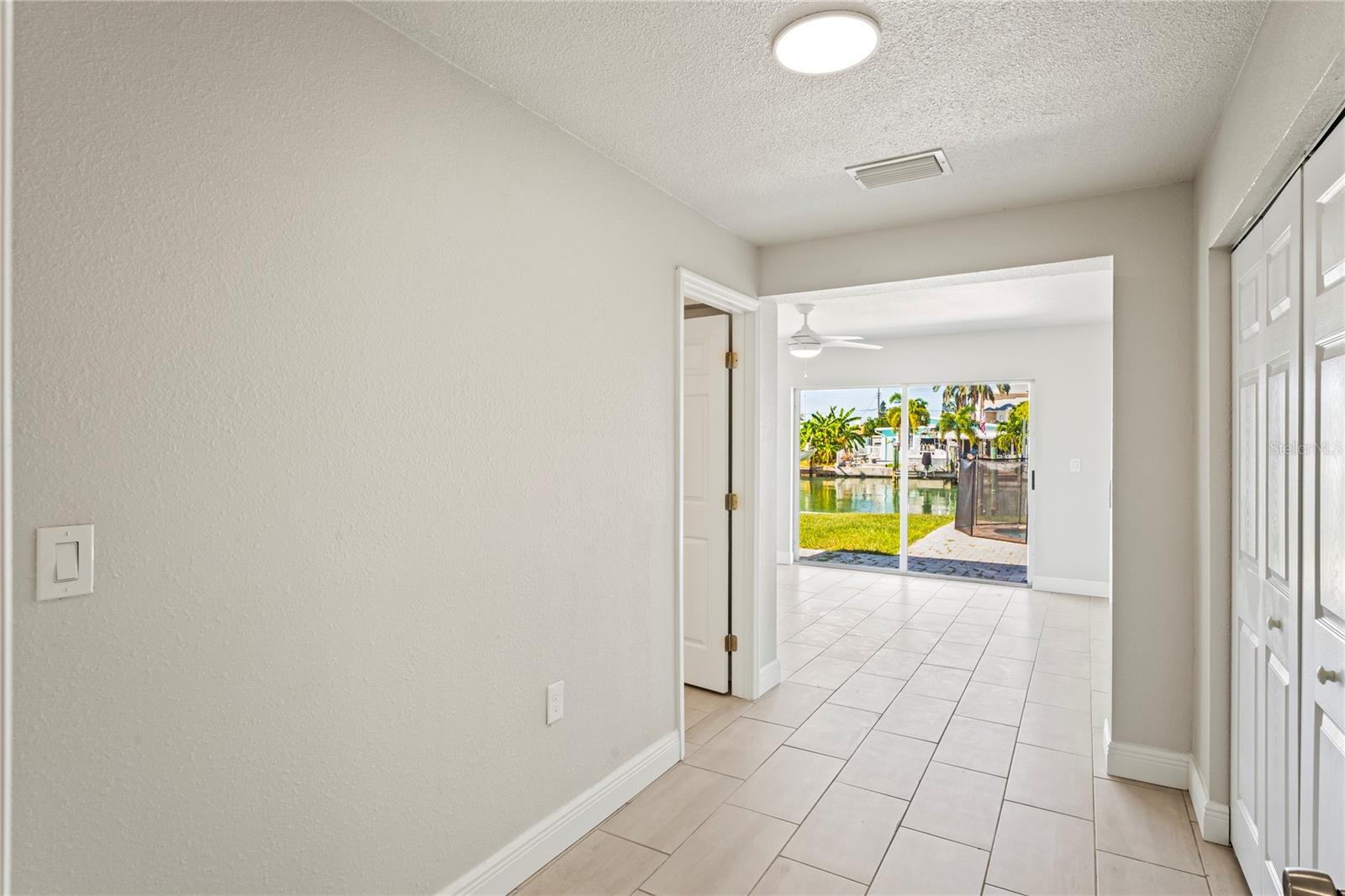 516 CRYSTAL DR, MADEIRA BEACH, FL — photo 11