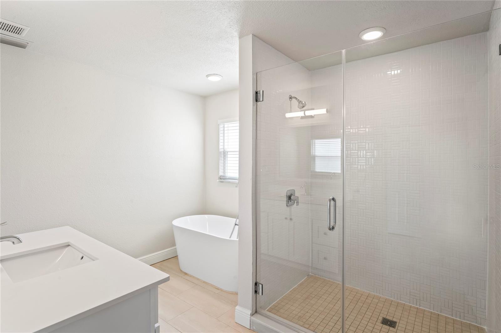 516 CRYSTAL DR, MADEIRA BEACH, FL — photo 13