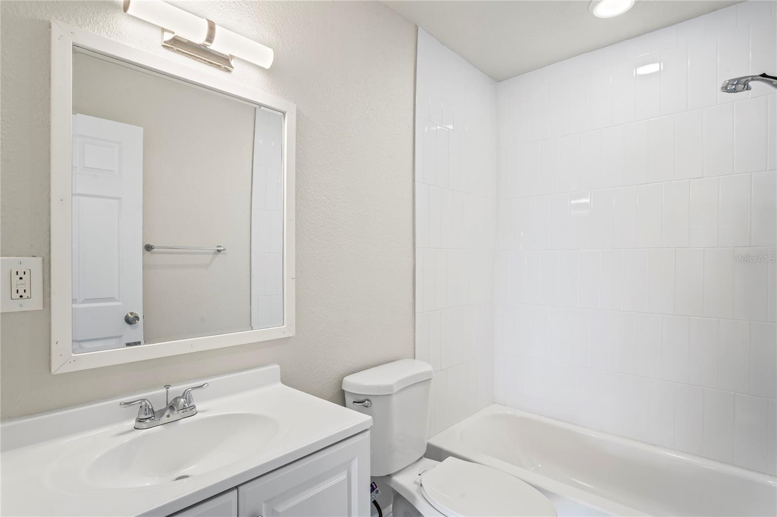 516 CRYSTAL DR, MADEIRA BEACH, FL — photo 17