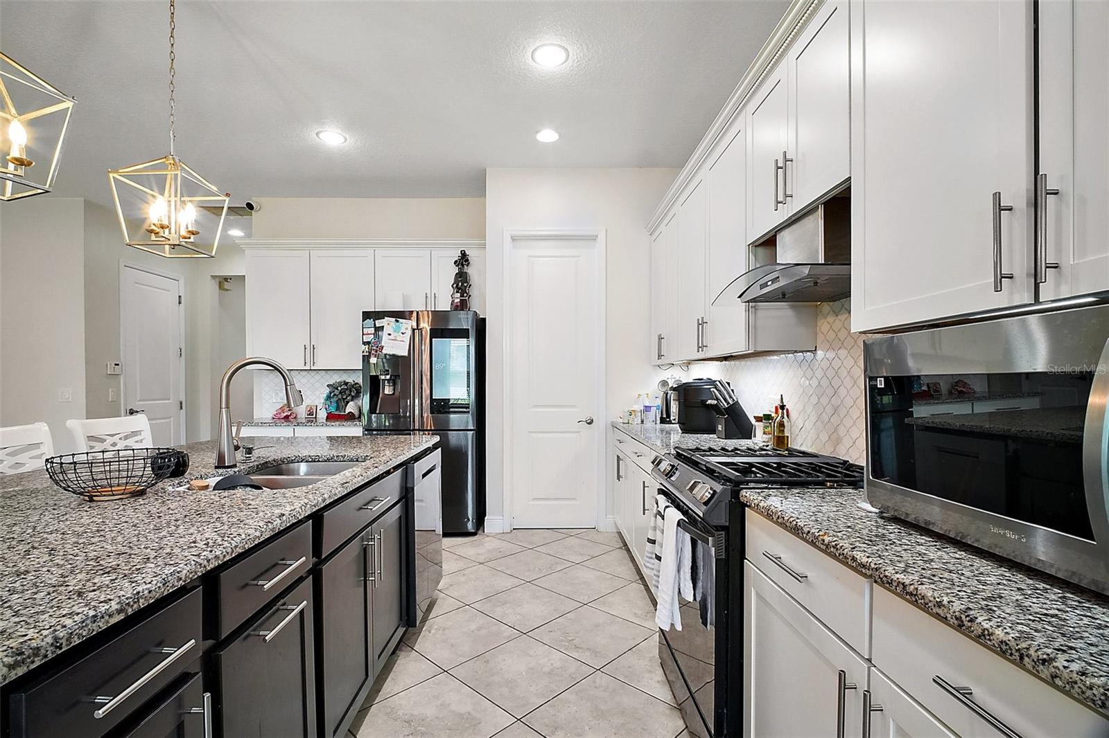 9153 CARMELA AVE, DAVENPORT, FL — photo 12
