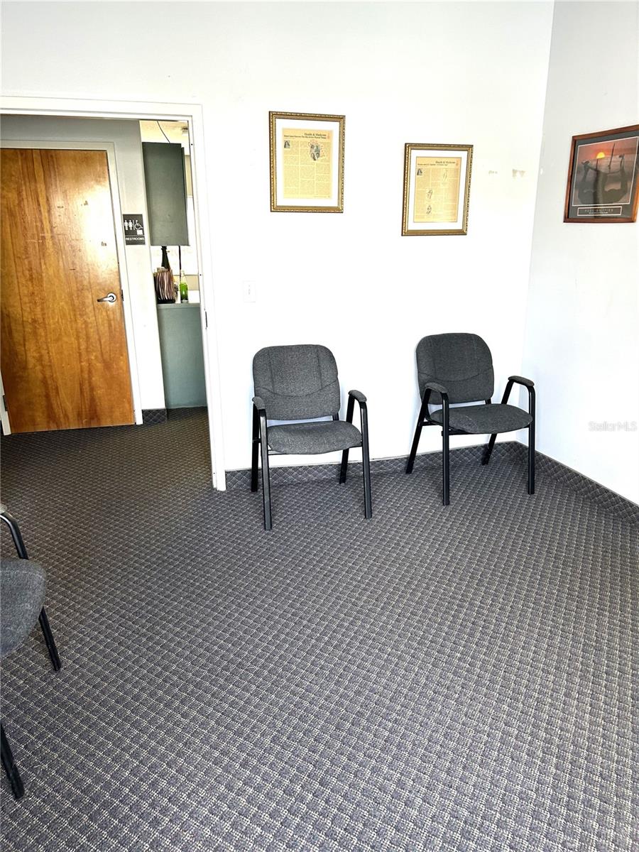 901 N CENTRAL AVE, KISSIMMEE, FL — photo 4