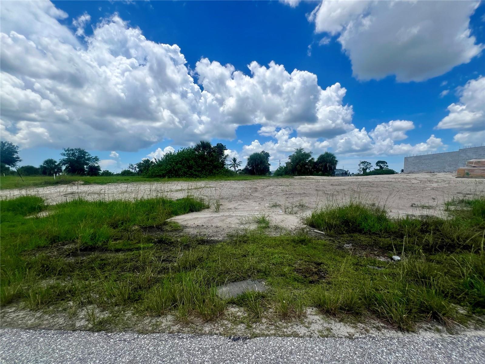 530 NW 18TH PL, CAPE CORAL, FL — photo 3
