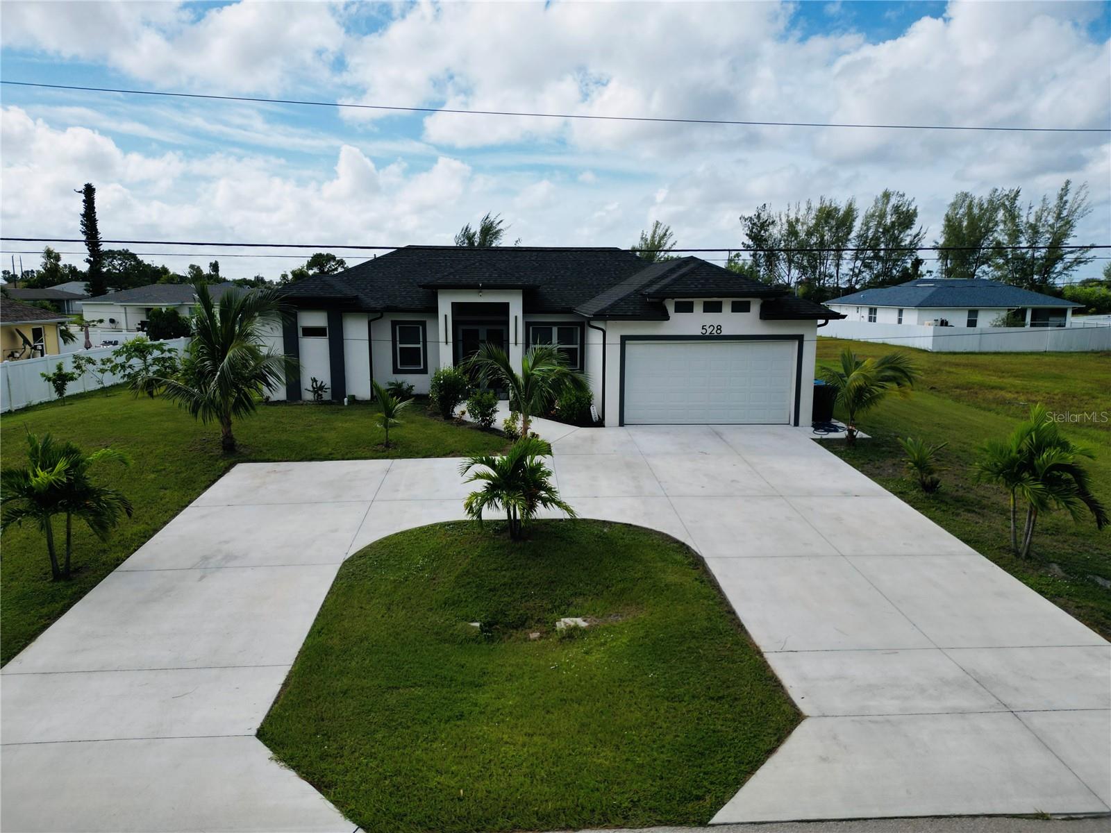 528 JACARANDA PKWY E, CAPE CORAL, FL