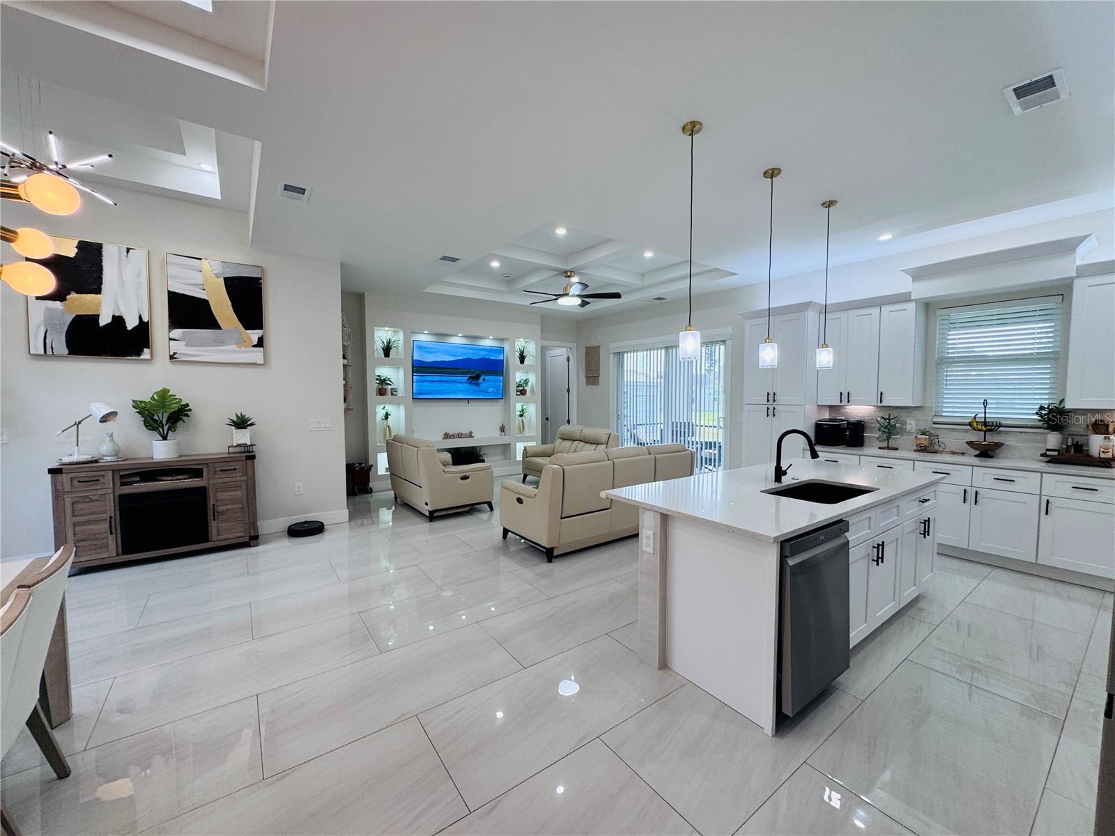 528 JACARANDA PKWY E, CAPE CORAL, FL — photo 12