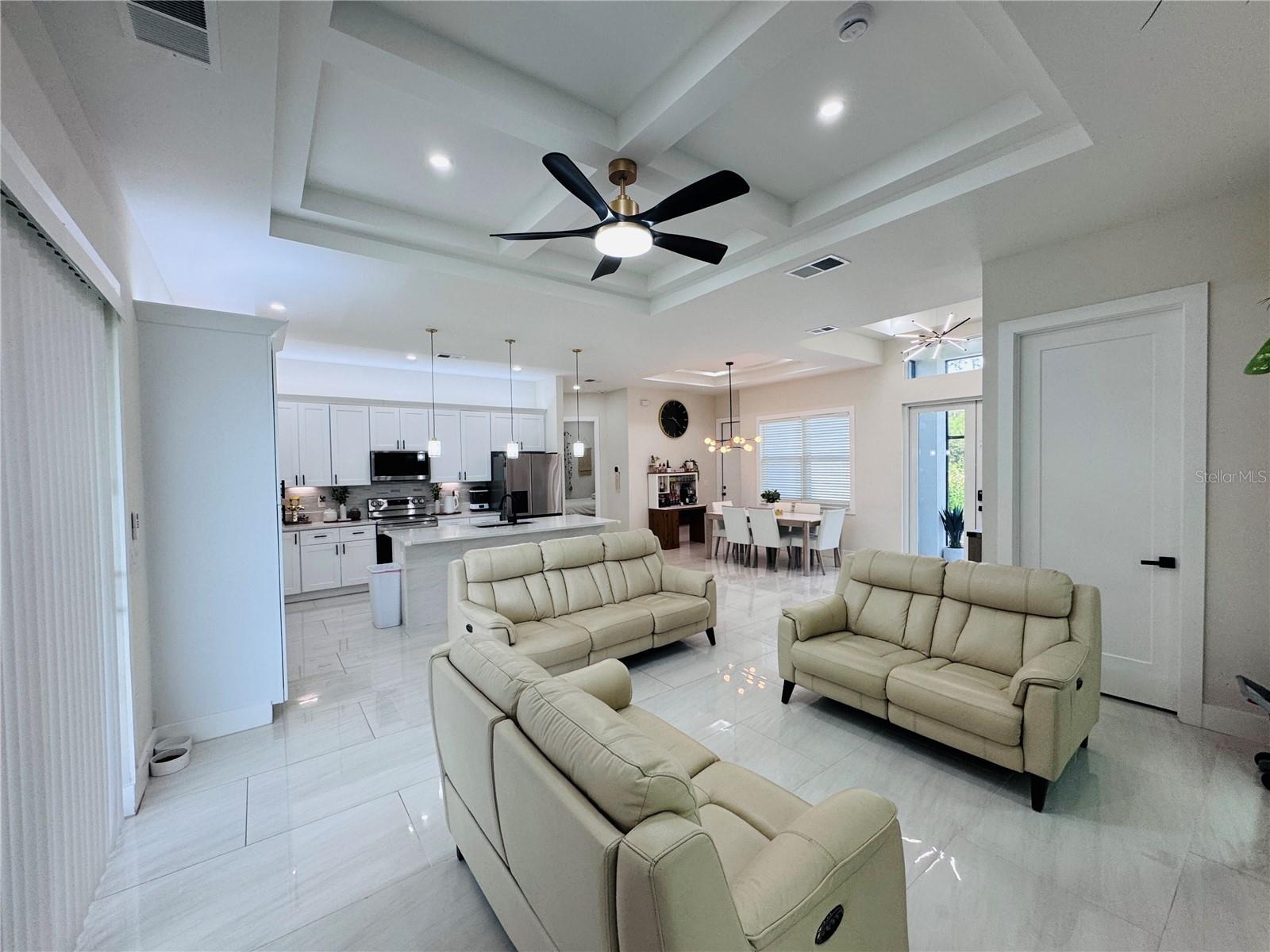 528 JACARANDA PKWY E, CAPE CORAL, FL — photo 21