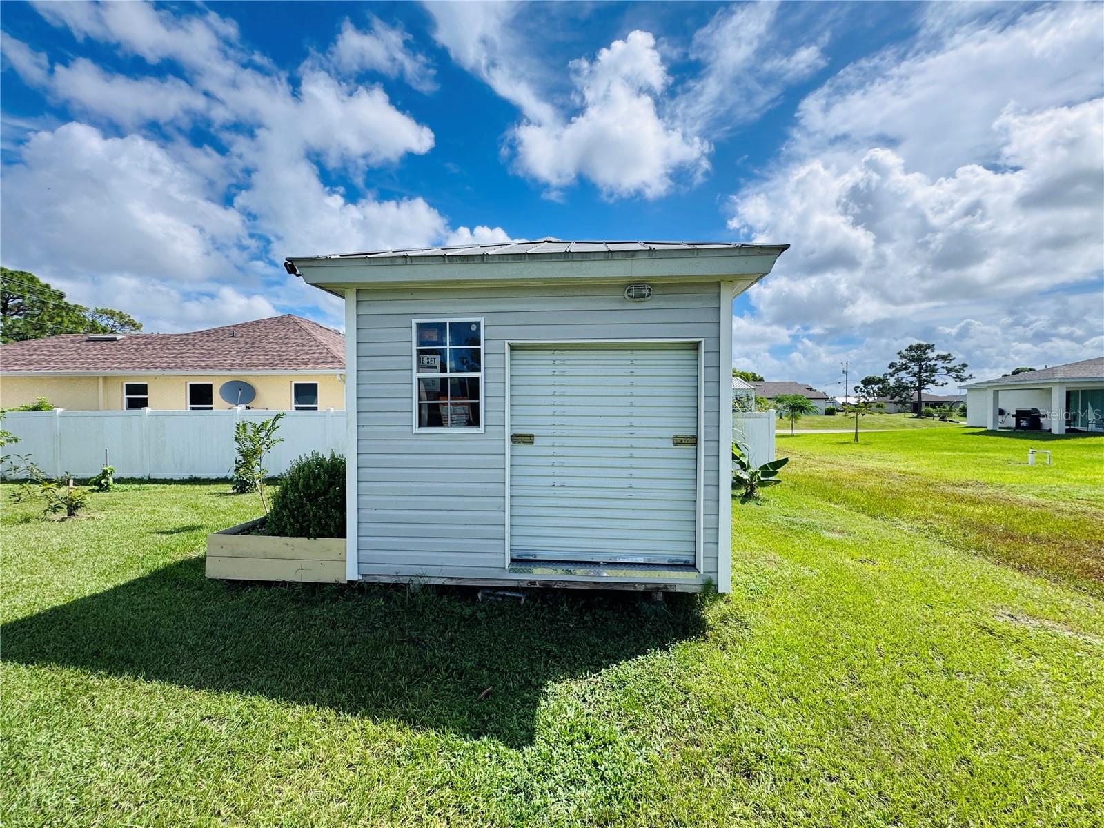 528 JACARANDA PKWY E, CAPE CORAL, FL — photo 46