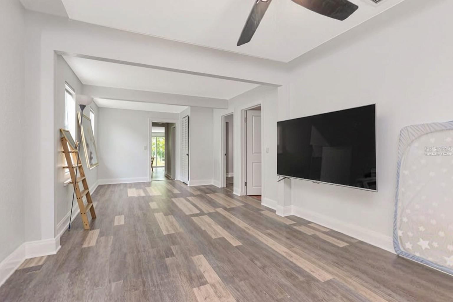 3278 56TH AVE N, ST PETERSBURG, FL — photo 9