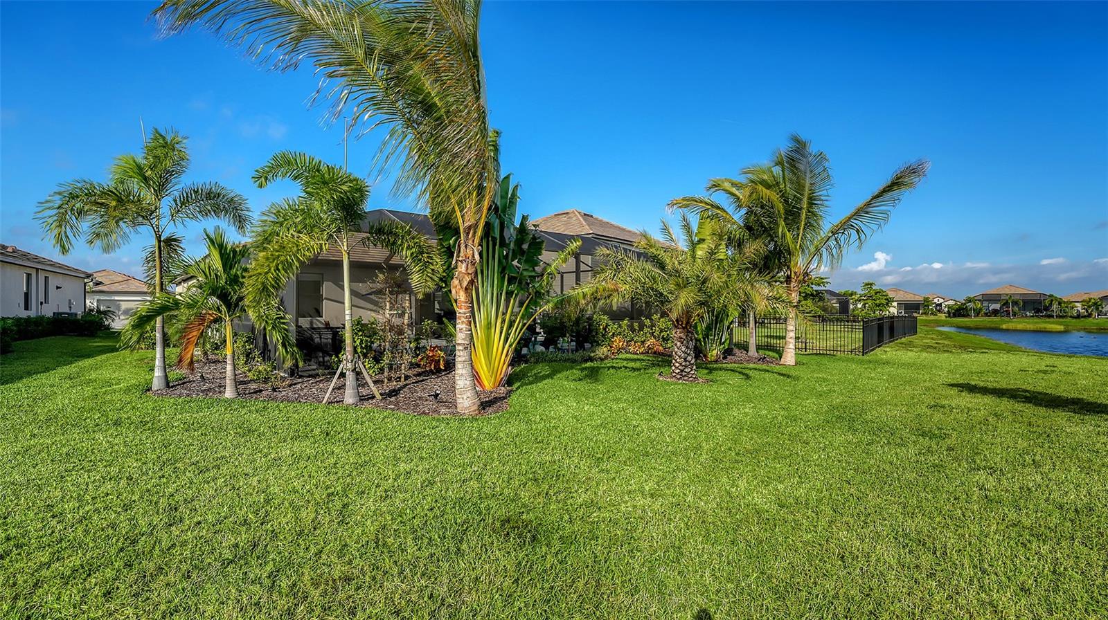 5225 BLUE CRUSH, BRADENTON, FL — photo 40