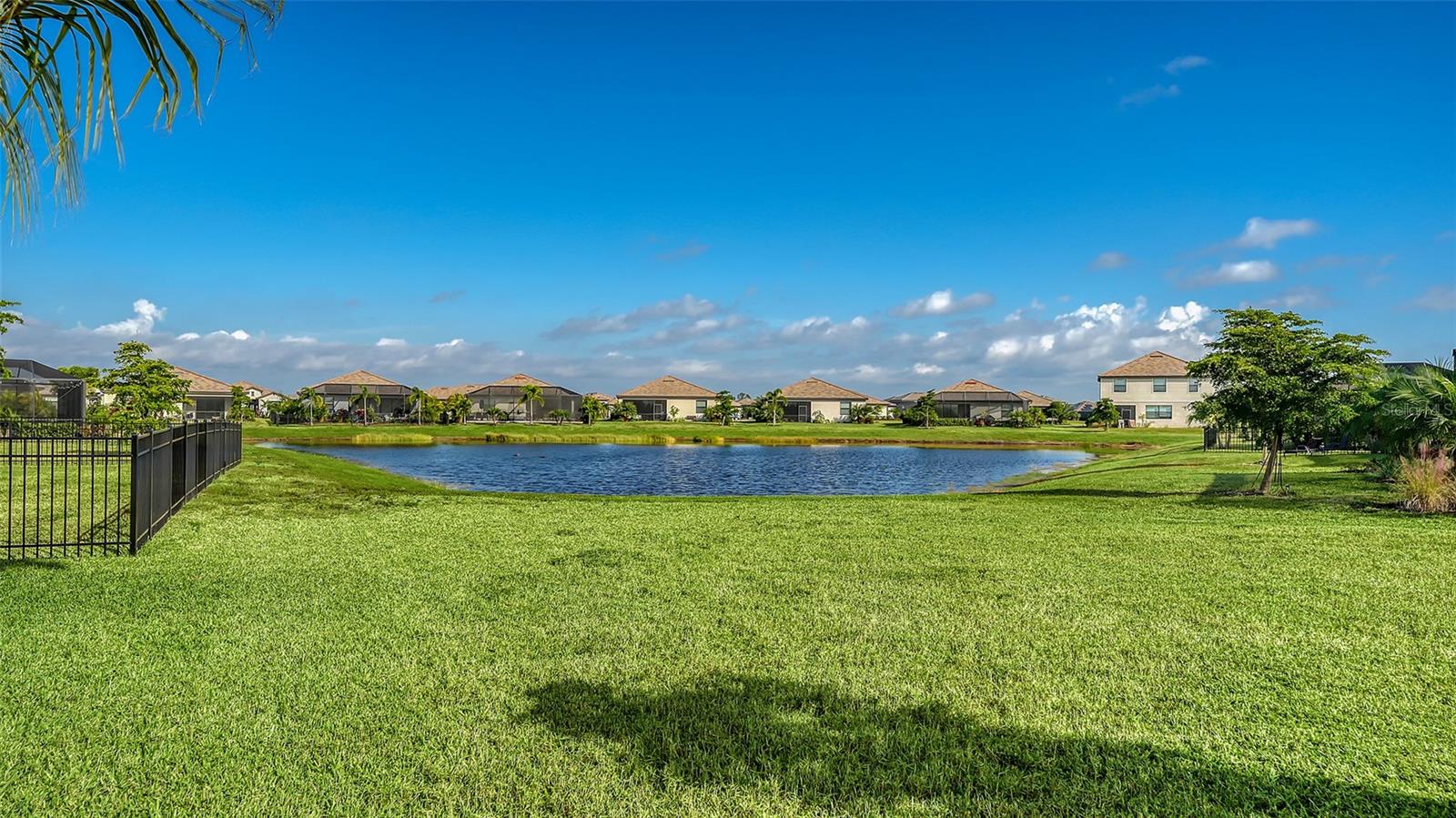 5225 BLUE CRUSH, BRADENTON, FL — photo 41