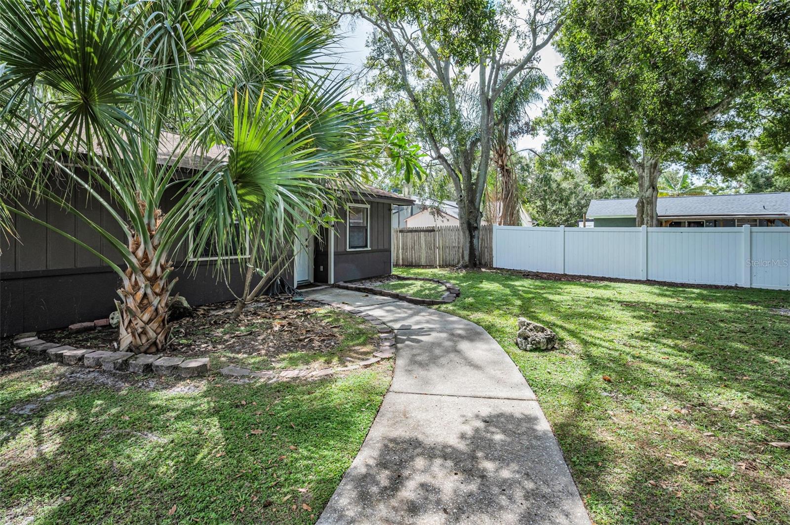 1890 WOLFORD RD #3, CLEARWATER, FL — photo 2
