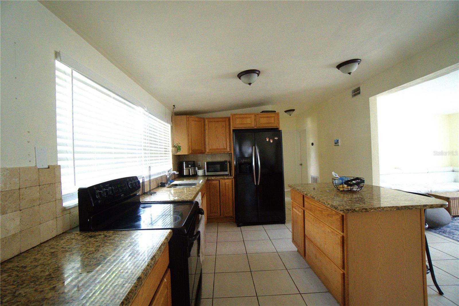 4801 28TH AVE N, ST PETERSBURG, FL — photo 2