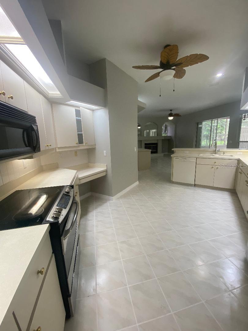 2243 EAGLE BLUFF DR, VALRICO, FL — photo 5