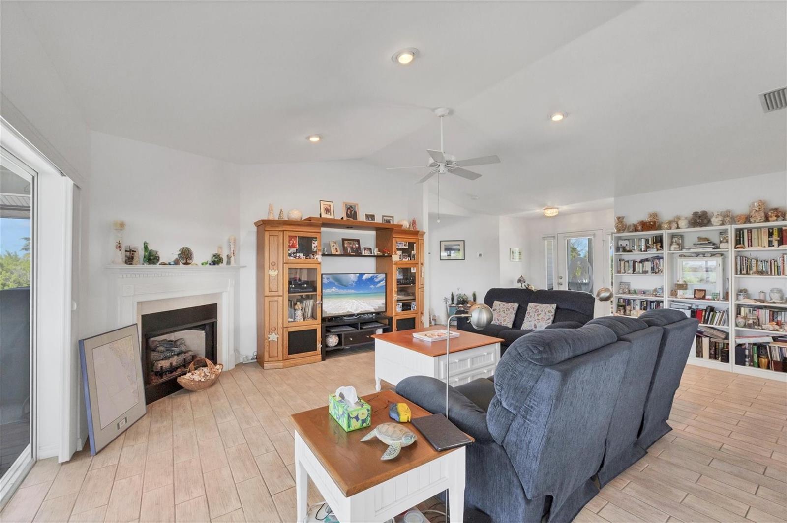 271 BOCILLA DR, PLACIDA, FL — photo 11
