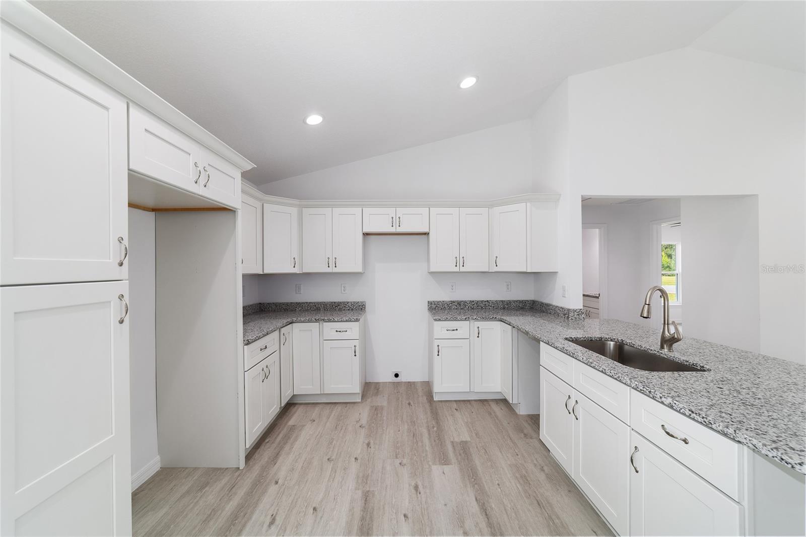 13103 NE 7TH LOOP, SILVER SPRINGS, FL — photo 25