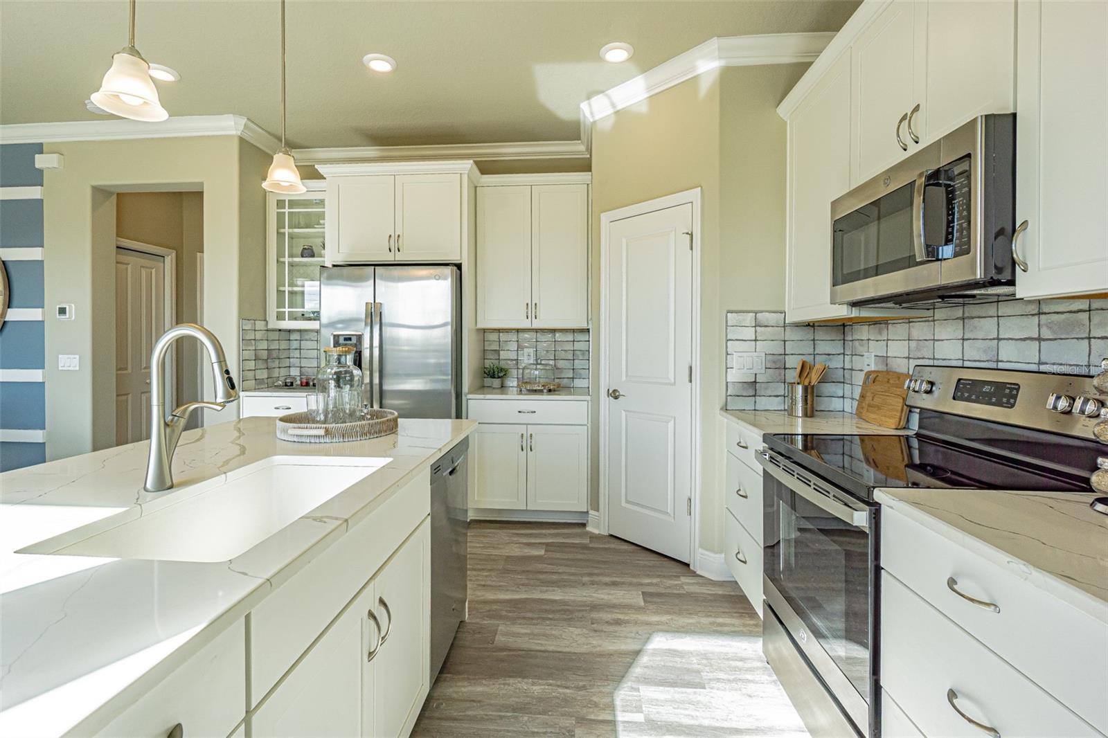 9429 HIGHLAND HILLS DR, HUDSON, FL — photo 4