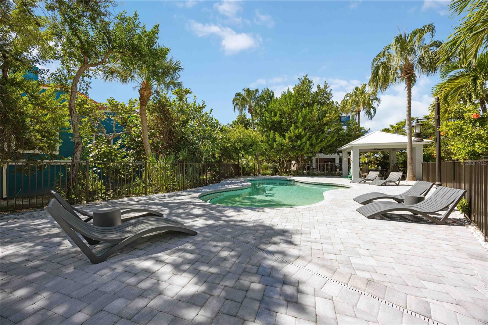 6322 LAGUNA DR #1, LONGBOAT KEY, FL — photo 36