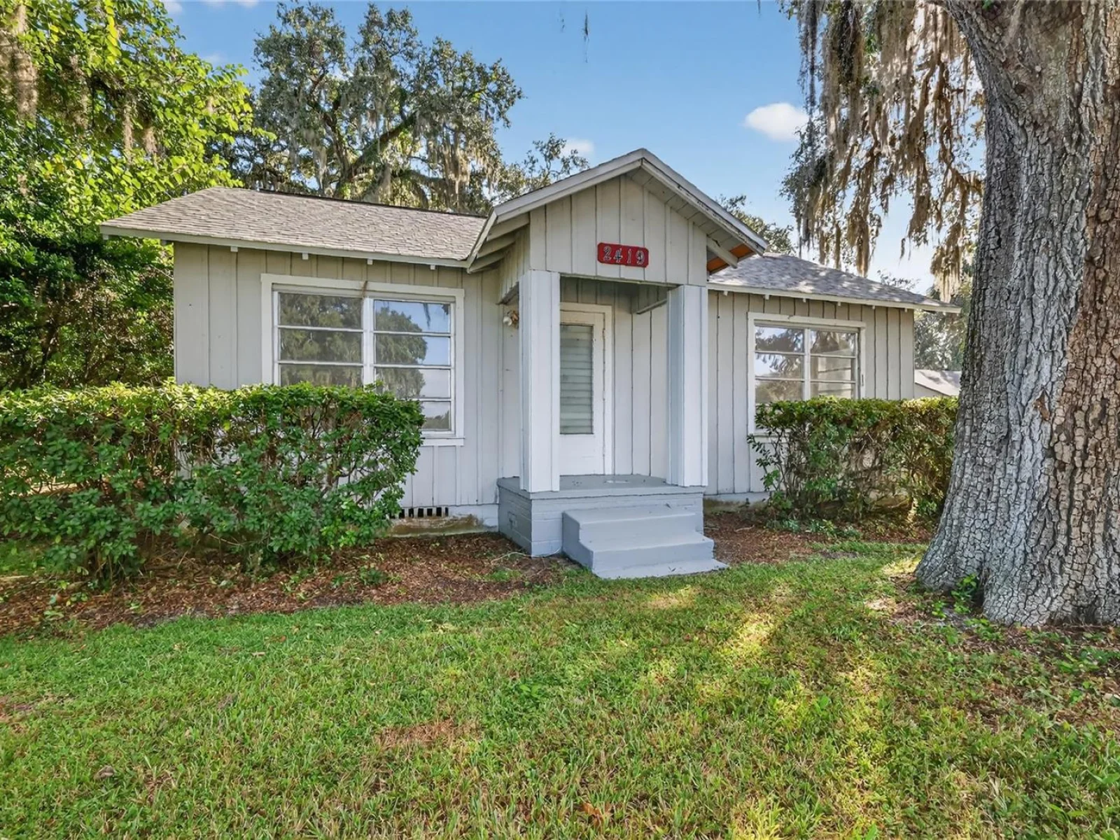 2419 W MAIN ST, LEESBURG, FL — photo 1