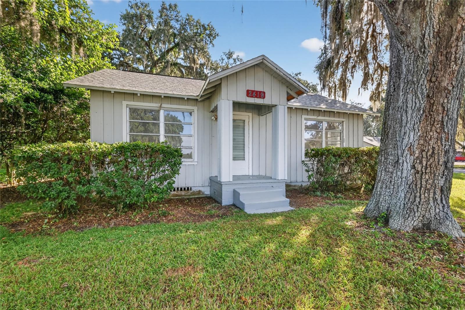 2419 W MAIN ST, LEESBURG, FL
