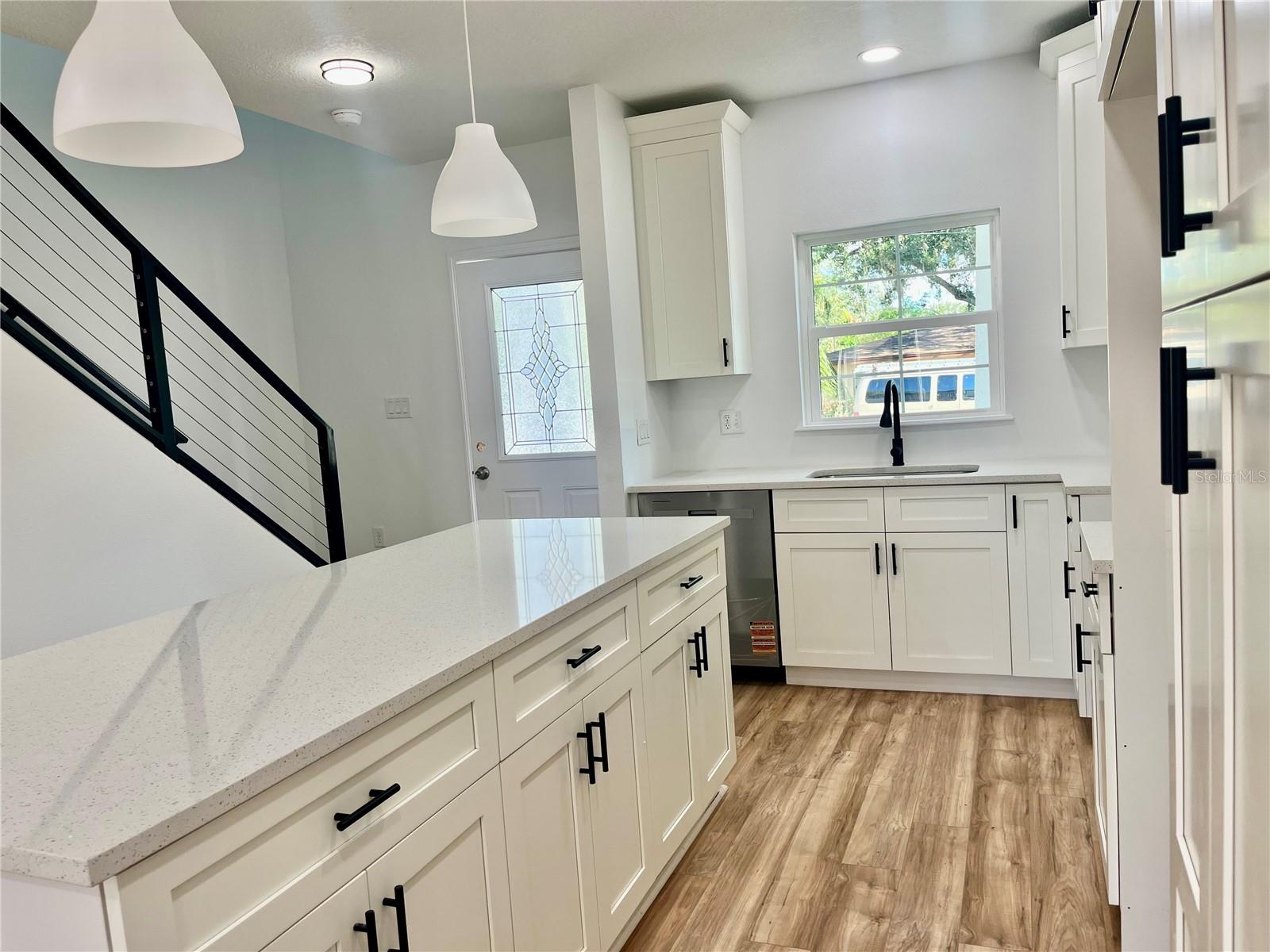 8112 N GREENWOOD AVE, TAMPA, FL — photo 3