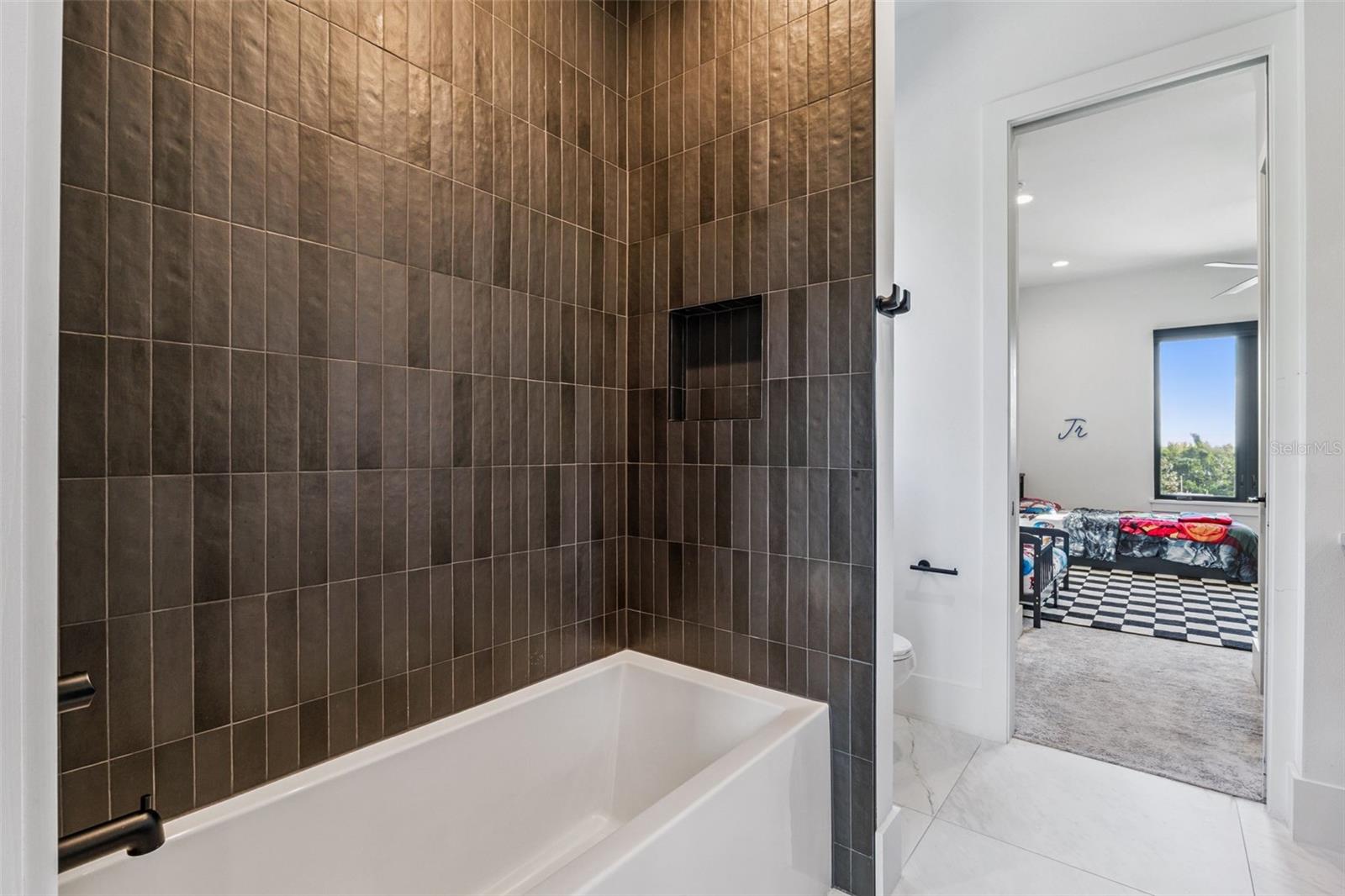 15746 PENDIO DR, MONTVERDE, FL — photo 100