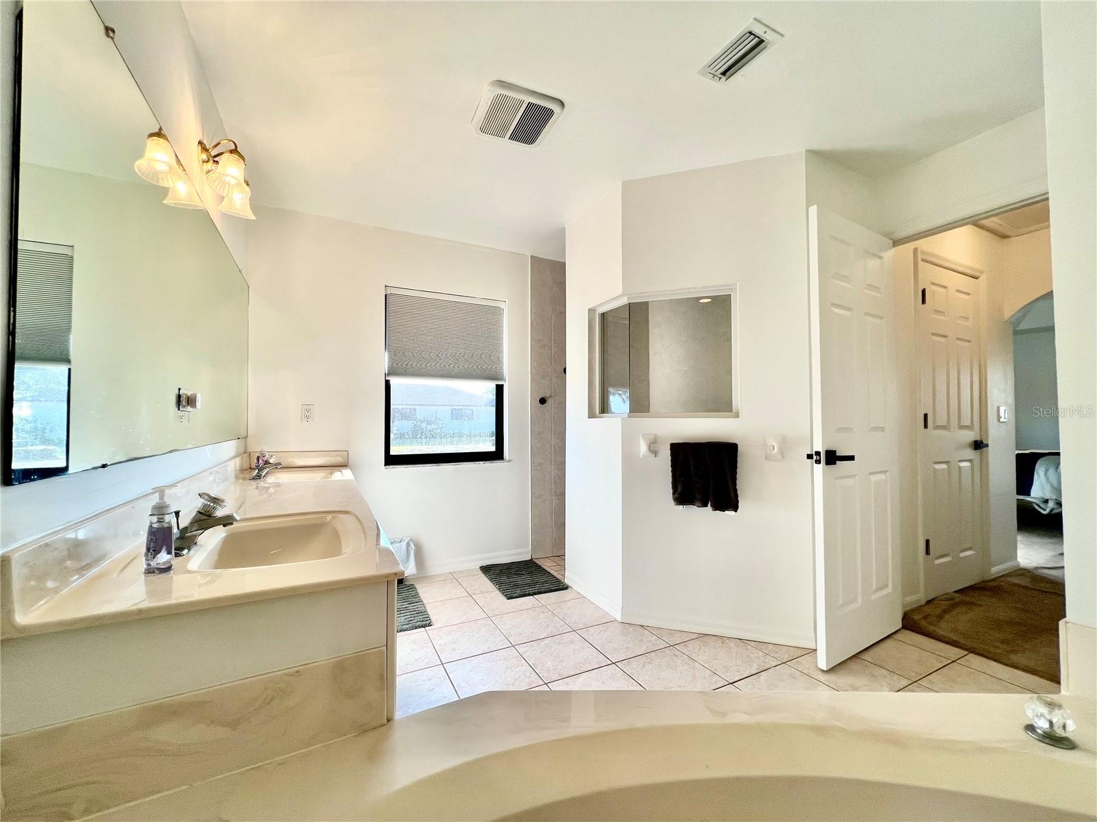 426 NW 37TH PL, CAPE CORAL, FL — photo 25