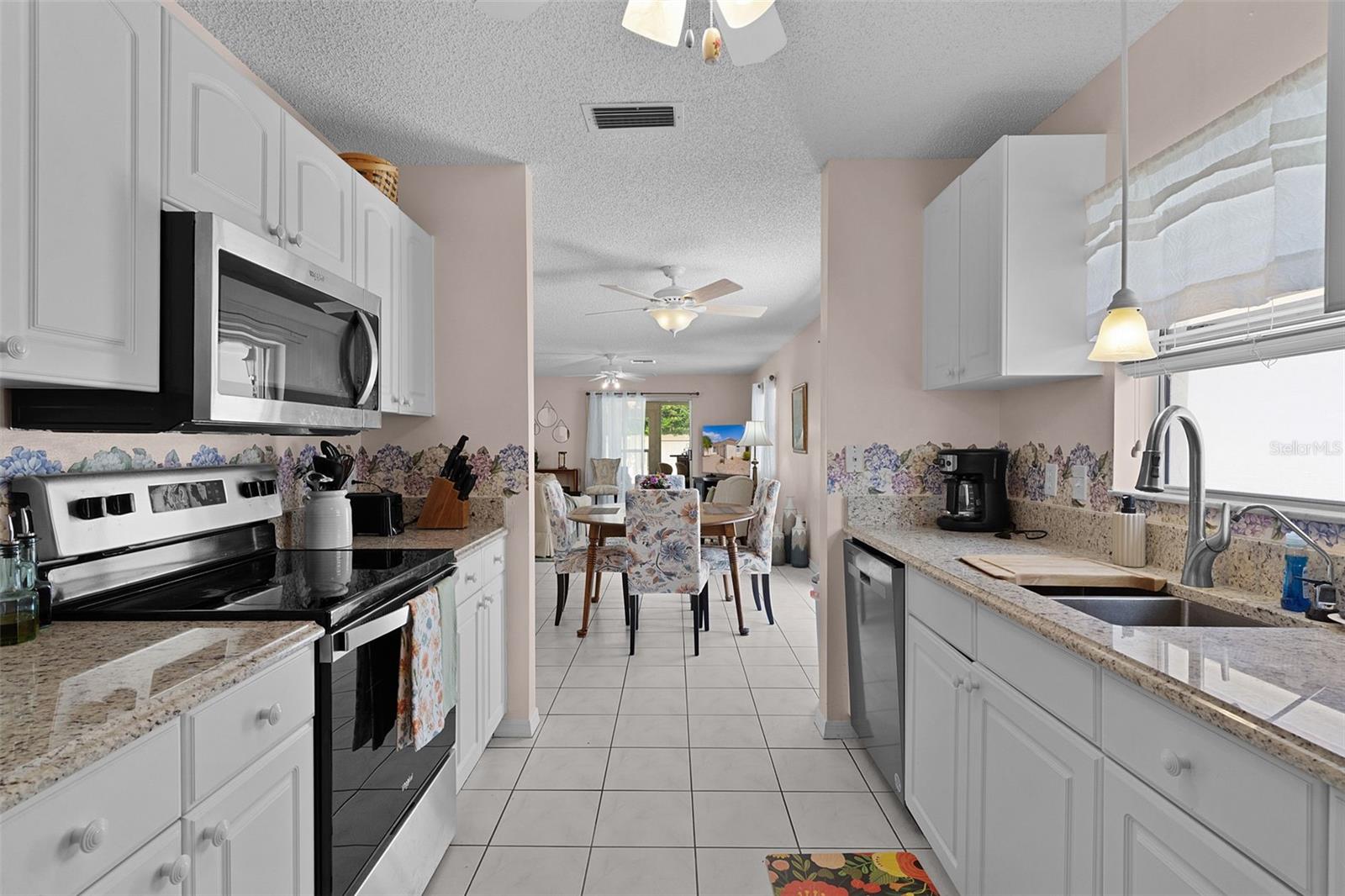 1330 LA JOLLA CIR, THE VILLAGES, FL — photo 8