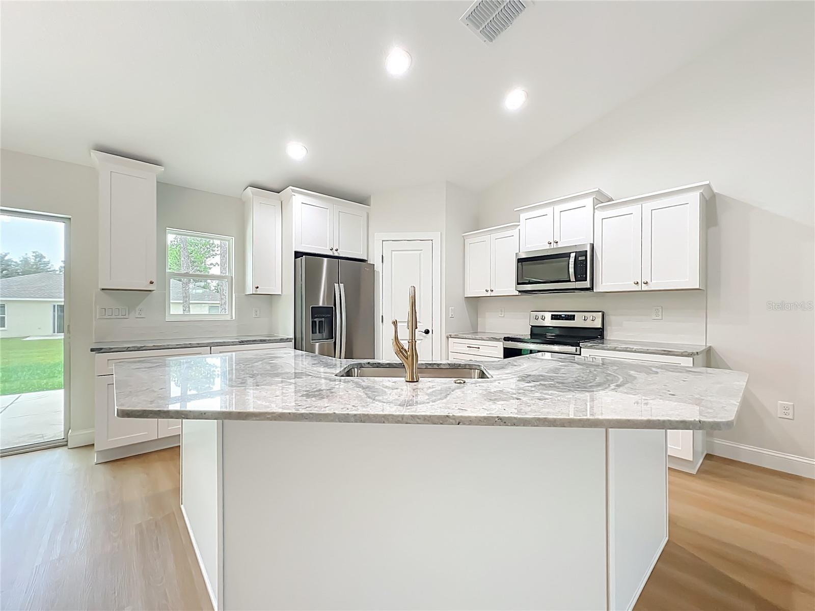 6526 N EARLSHIRE TER, CITRUS SPRINGS, FL — photo 17