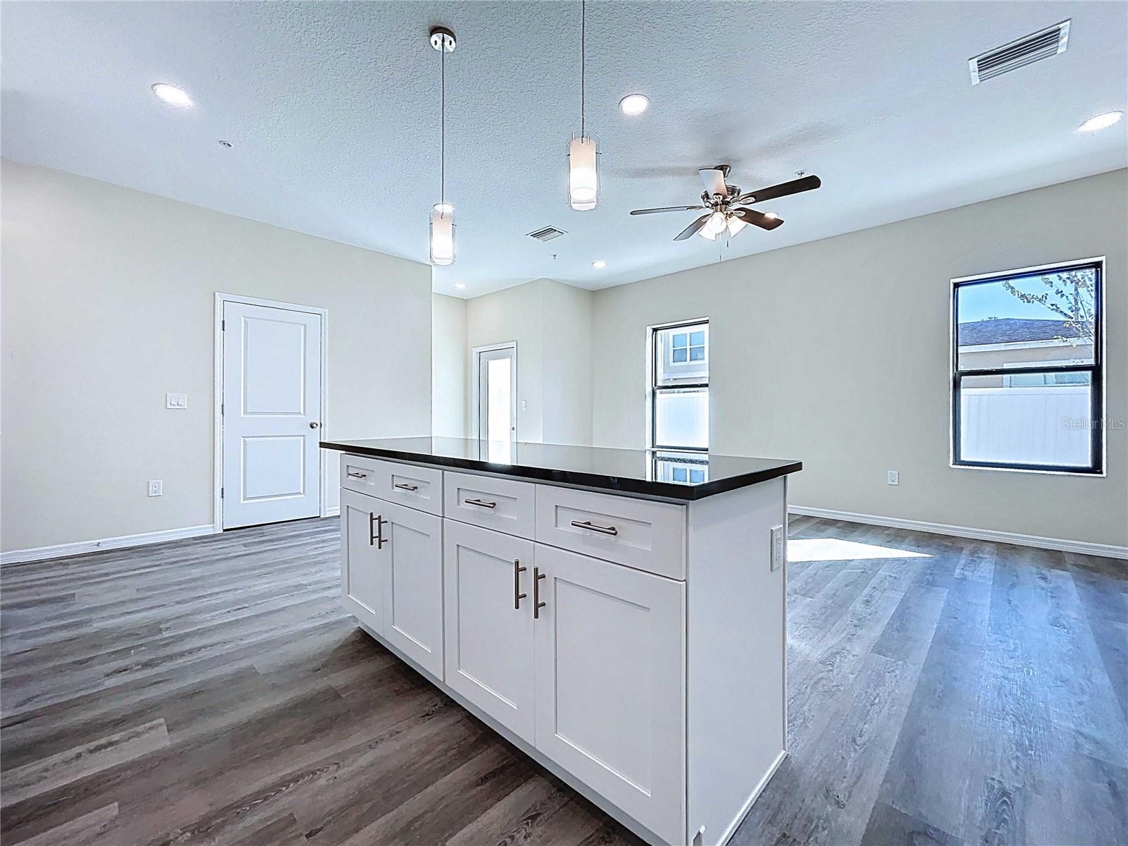 4370 CAMBIO GARDENS COURT, TAMPA, FL — photo 8