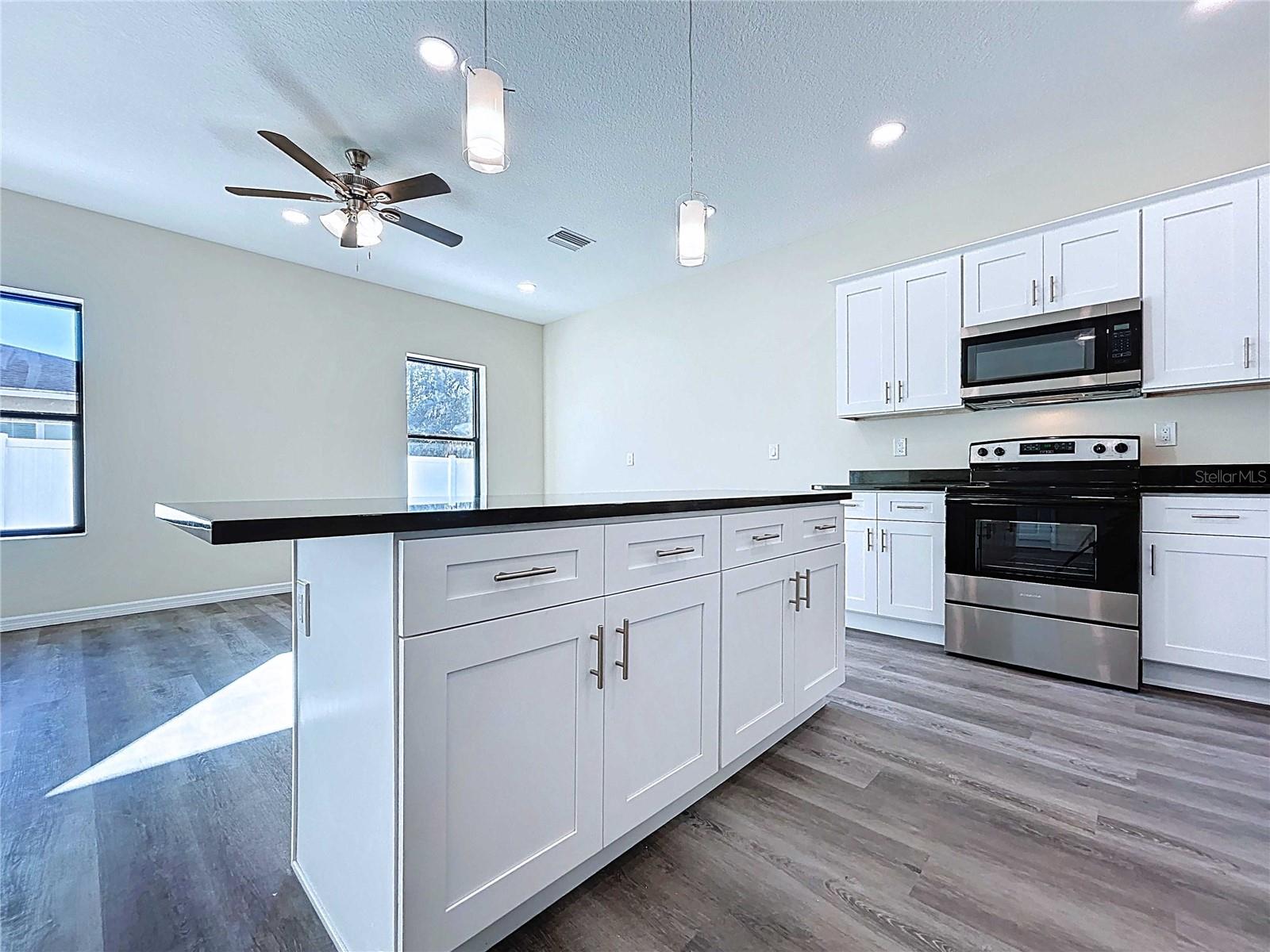 4370 CAMBIO GARDENS COURT, TAMPA, FL — photo 9