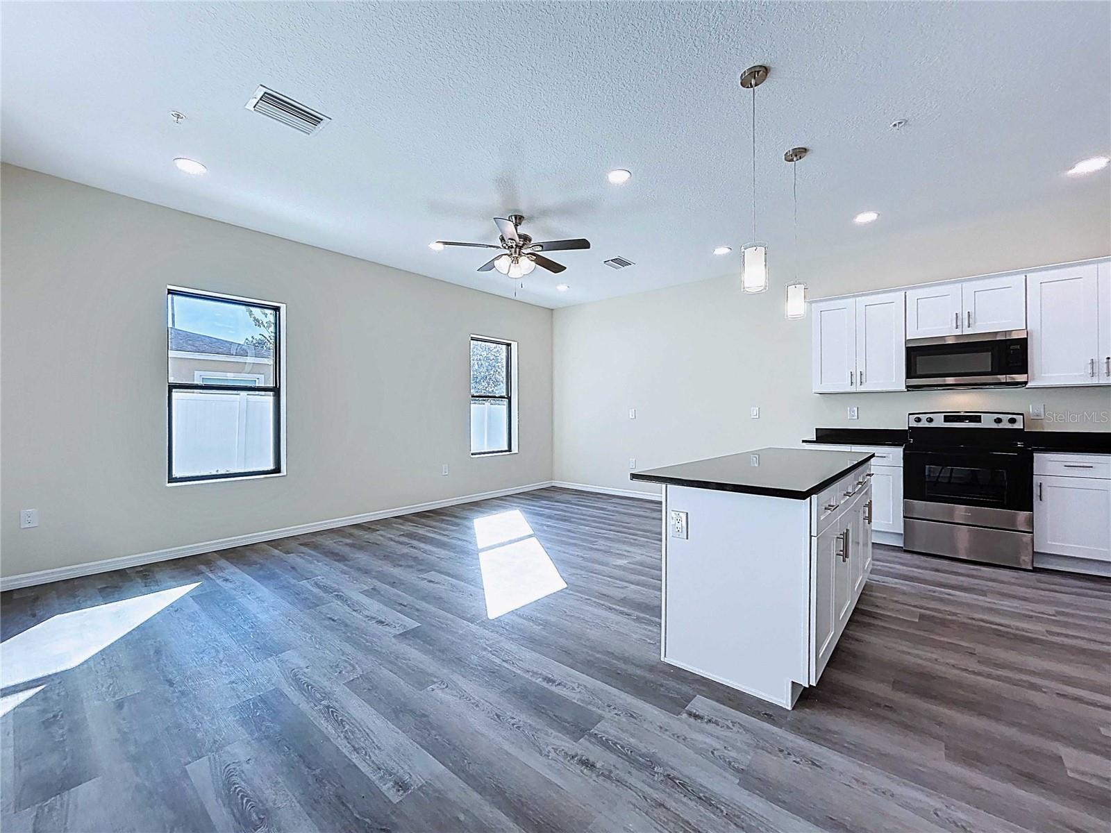 4370 CAMBIO GARDENS COURT, TAMPA, FL — photo 10