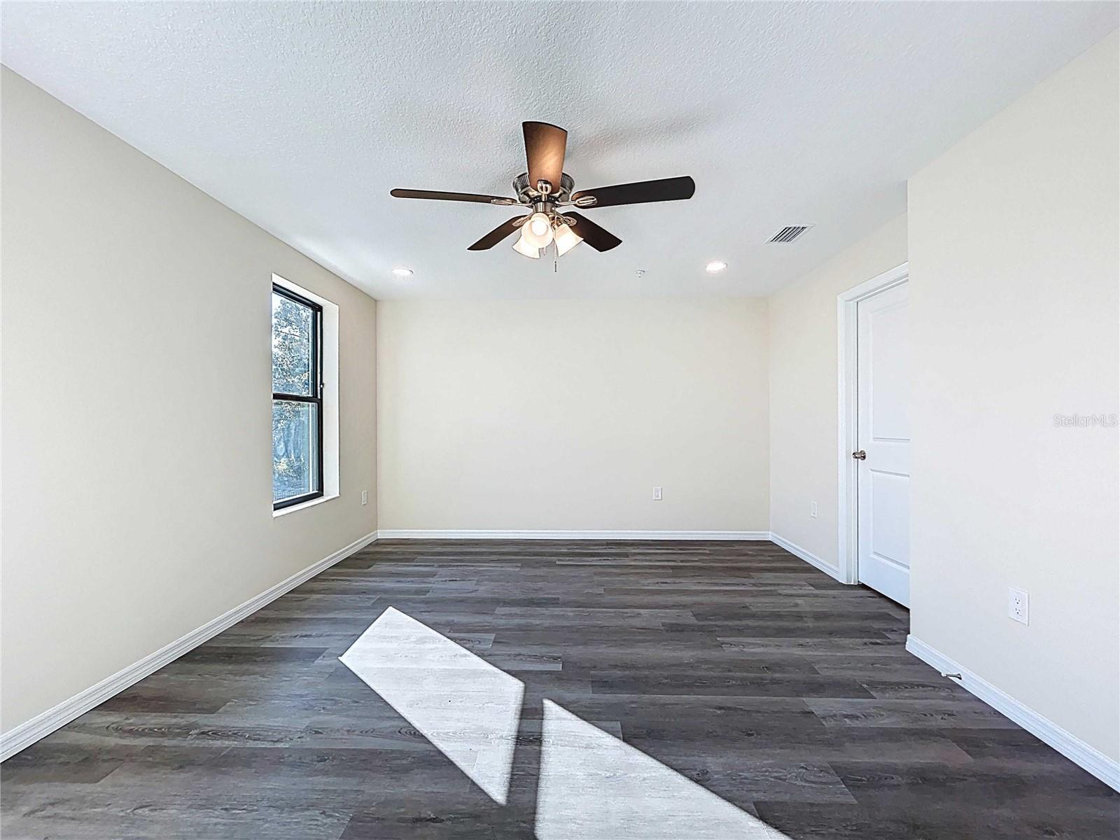 4370 CAMBIO GARDENS COURT, TAMPA, FL — photo 32