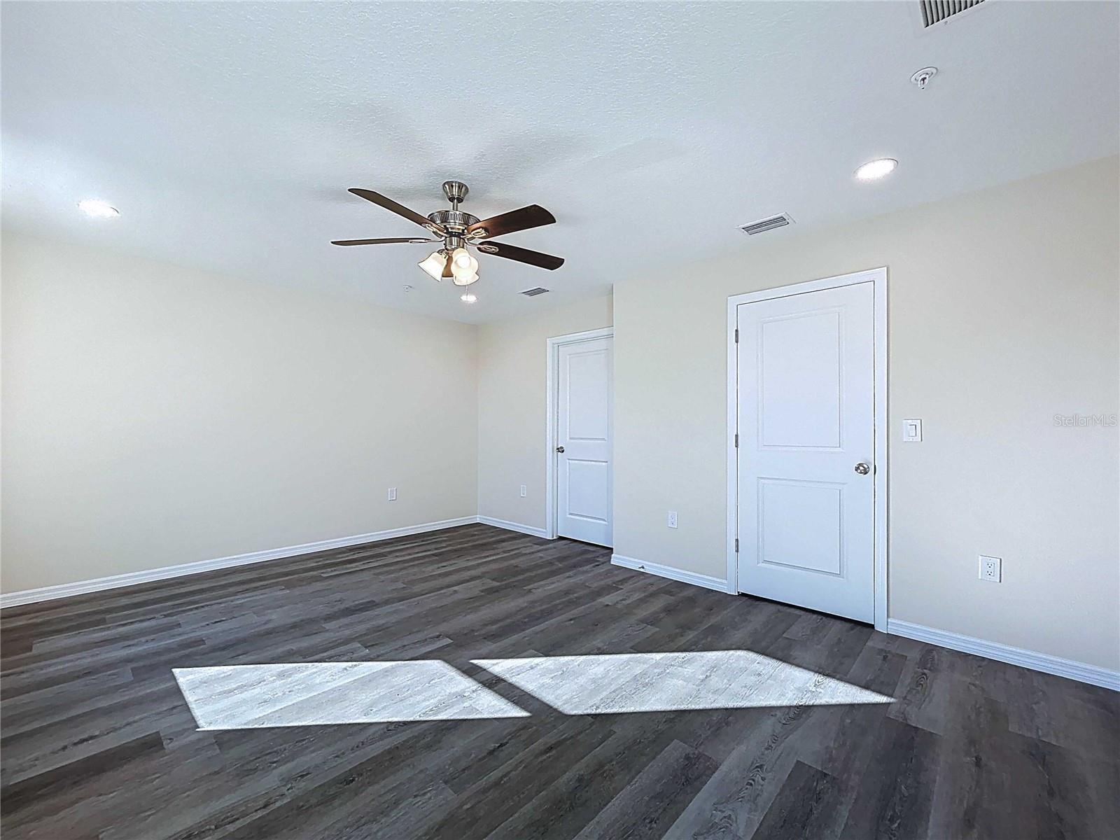 4370 CAMBIO GARDENS COURT, TAMPA, FL — photo 33