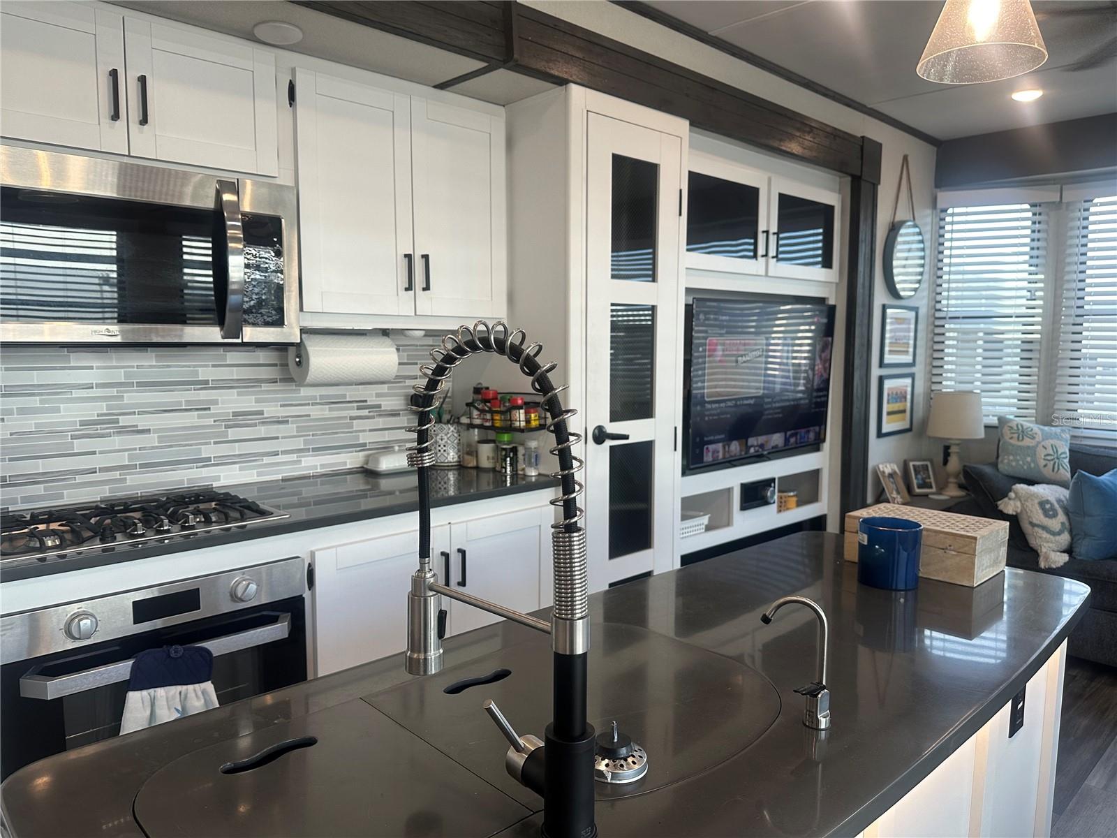 136 BAHIA DR, PALMETTO, FL — photo 8