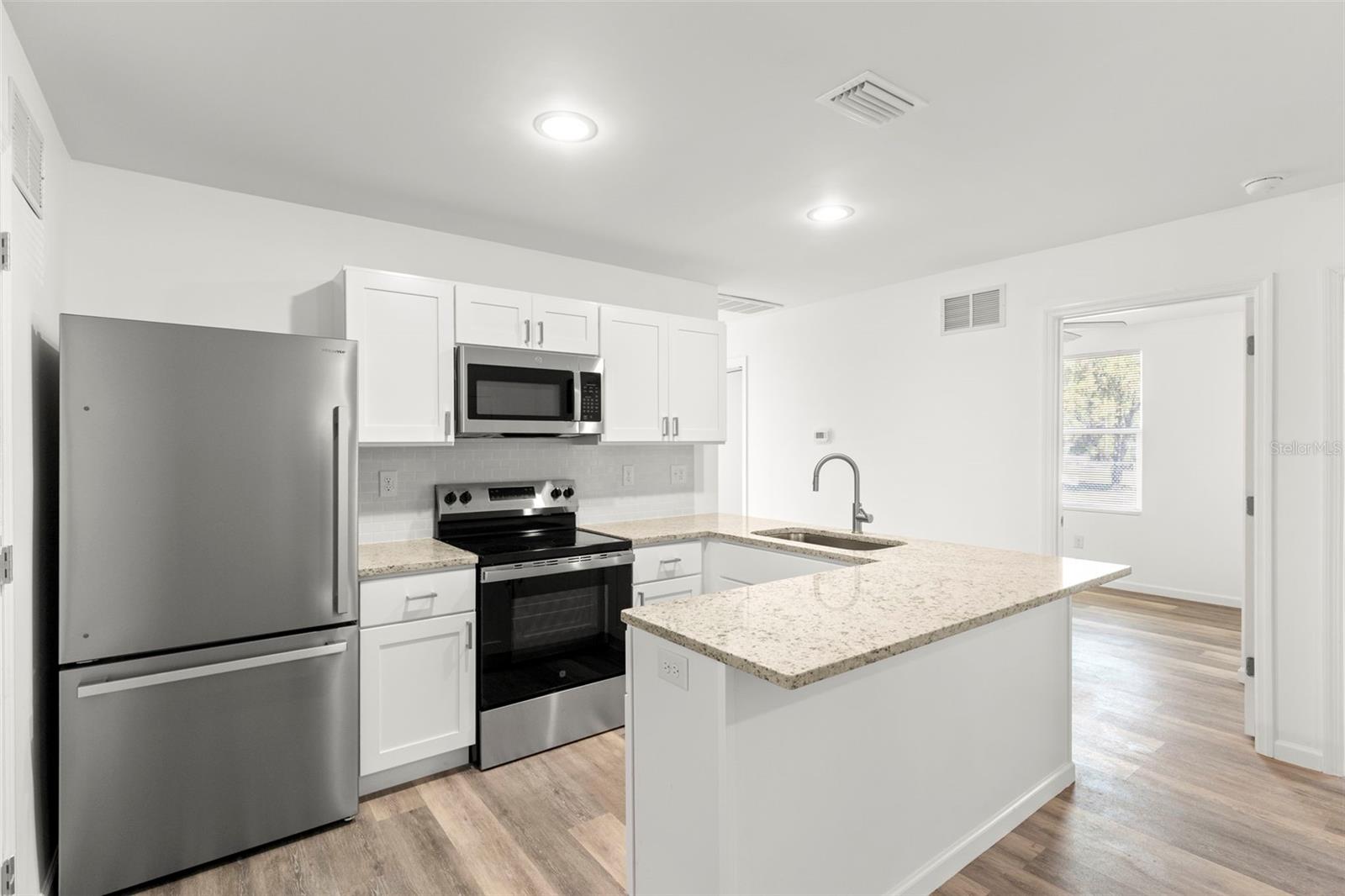 3723 TEMPLE ST, TAMPA, FL — photo 8