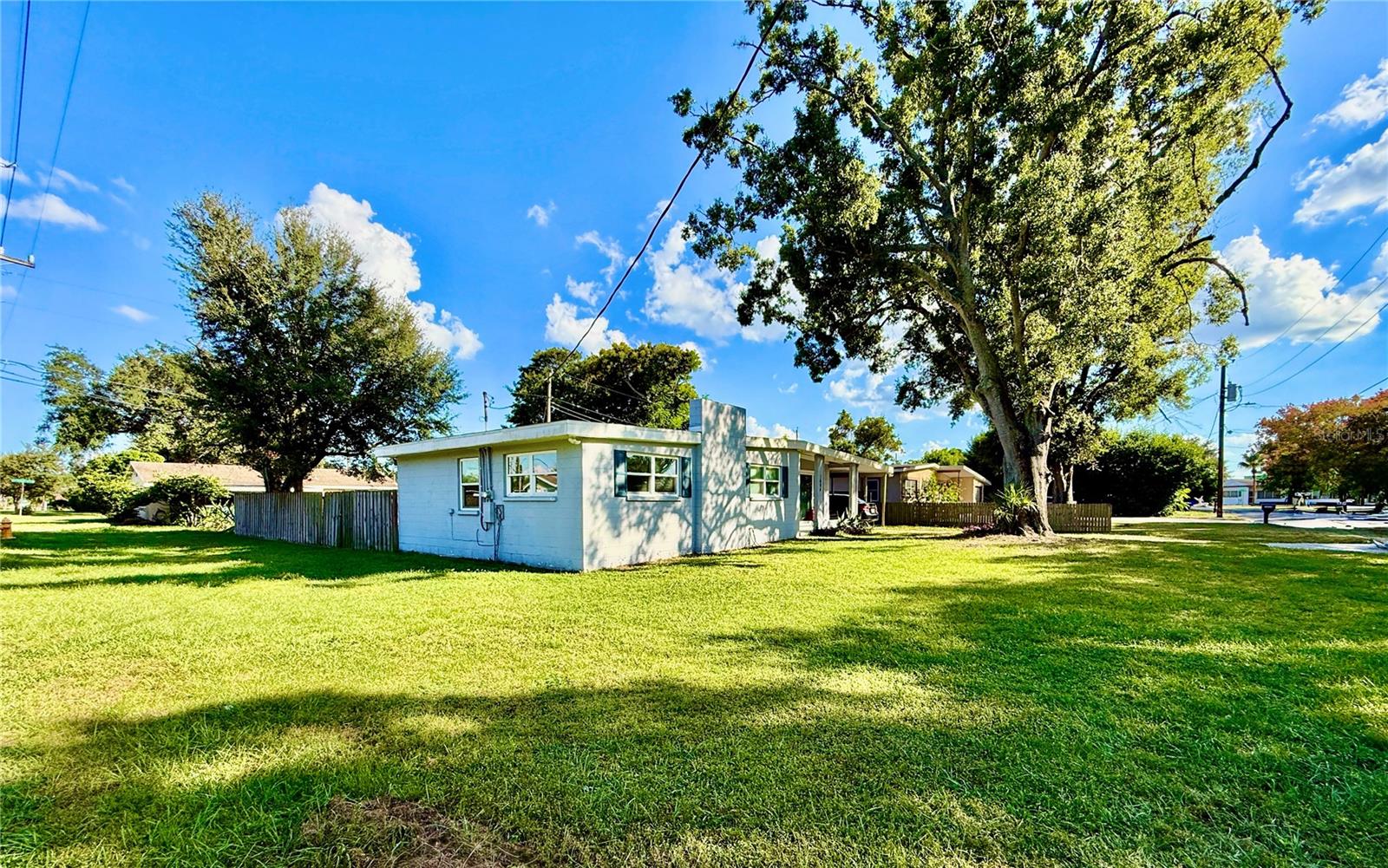 1604 CRYSTAL CT E, LAKELAND, FL — photo 2