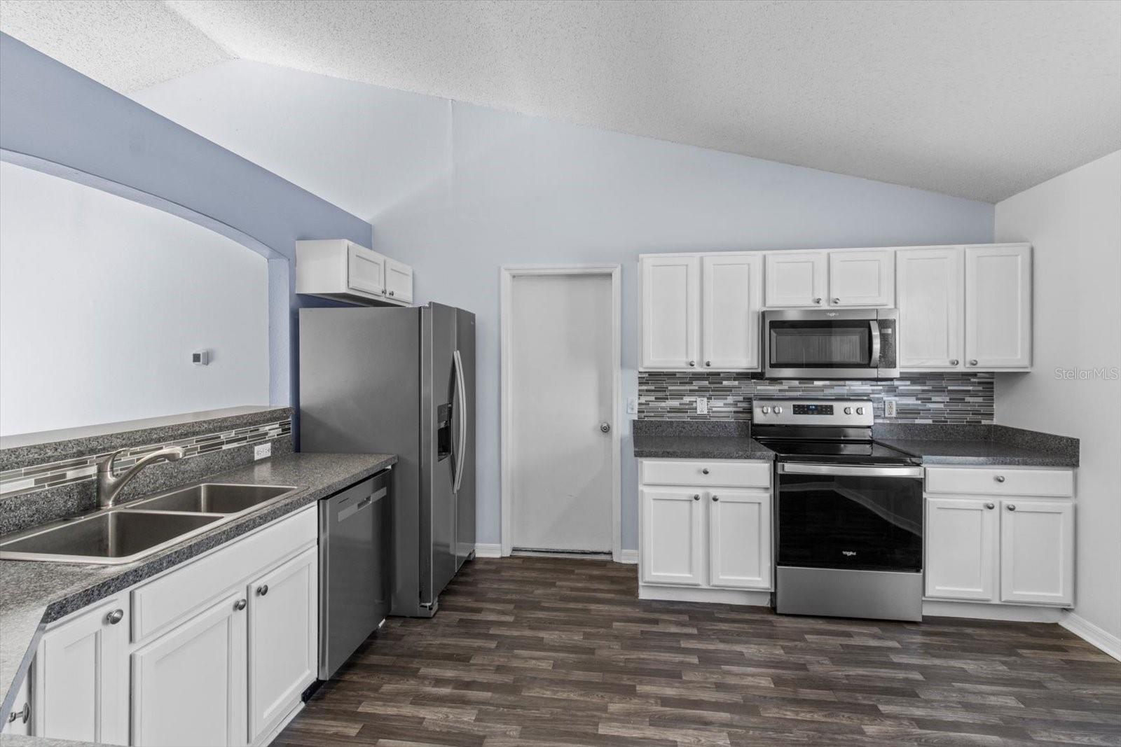 7895 N SARAZEN DR, CITRUS SPRINGS, FL — photo 3