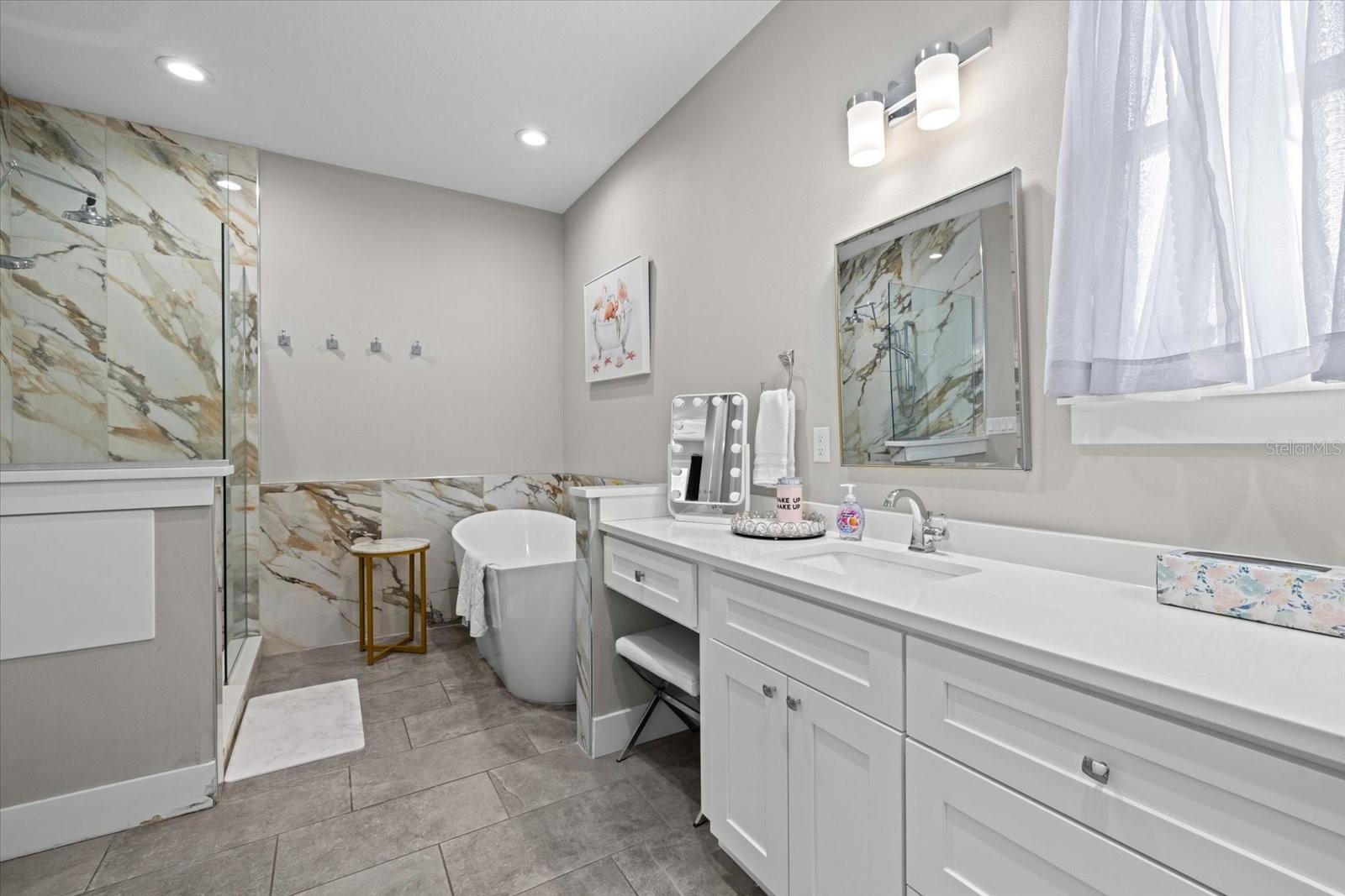 279 AVALON RD, VENICE, FL — photo 26
