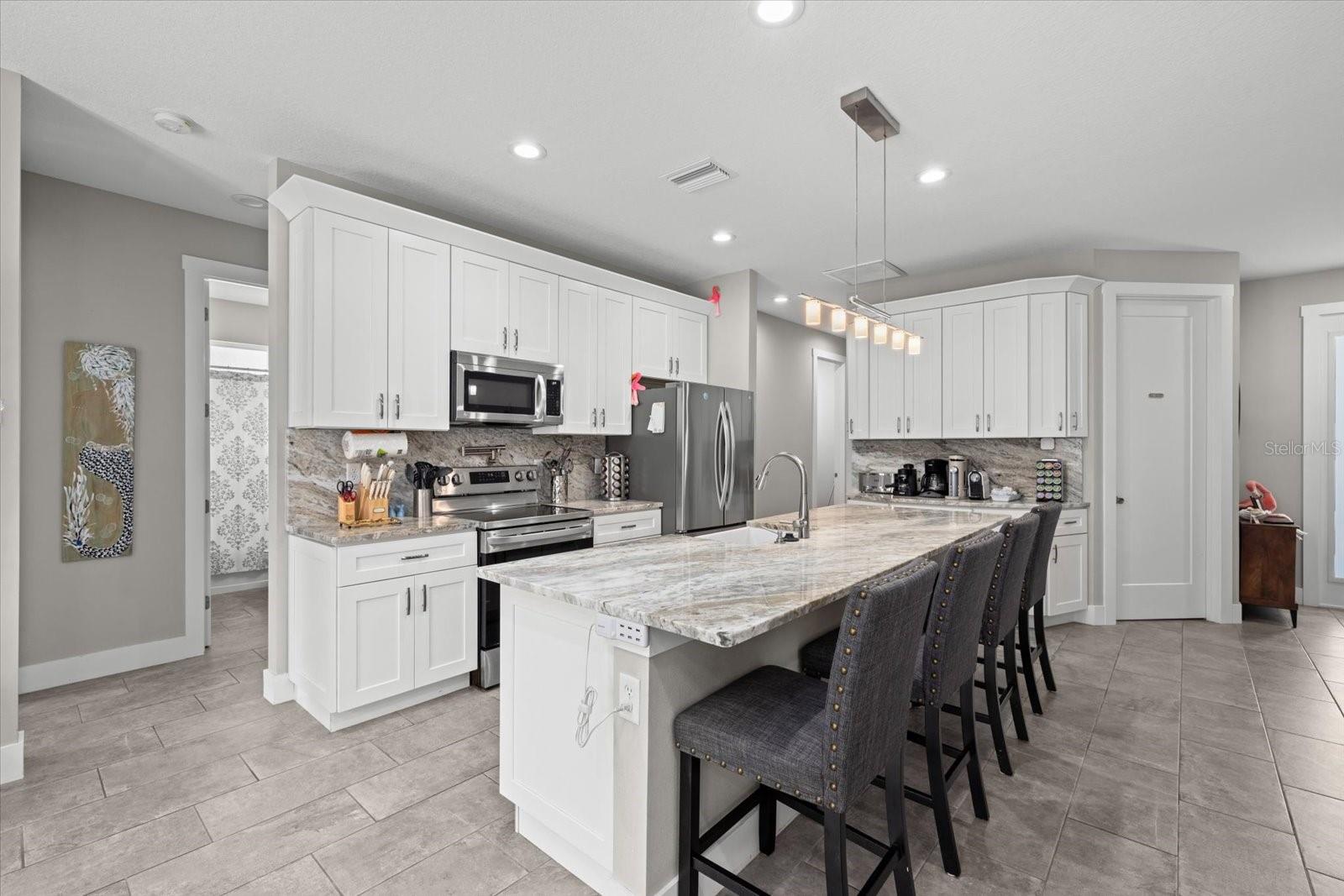 279 AVALON RD, VENICE, FL — photo 17