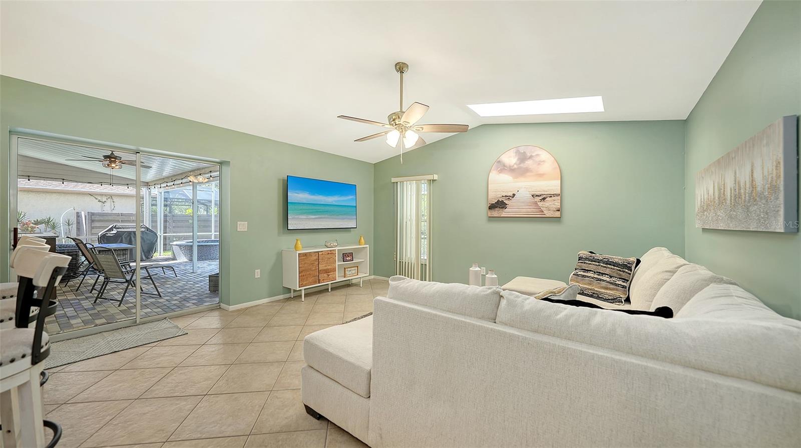2246 CORK OAK ST W, SARASOTA, FL — photo 15