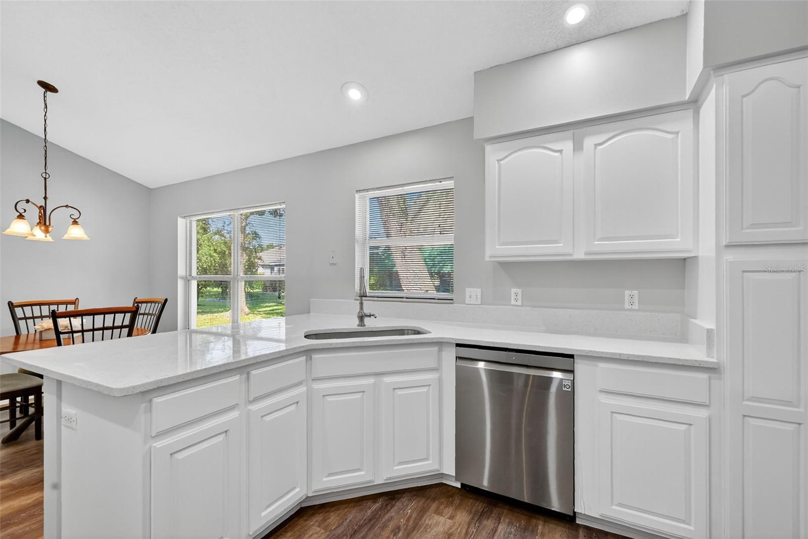511 LOMA PASEO DR, LADY LAKE, FL — photo 24